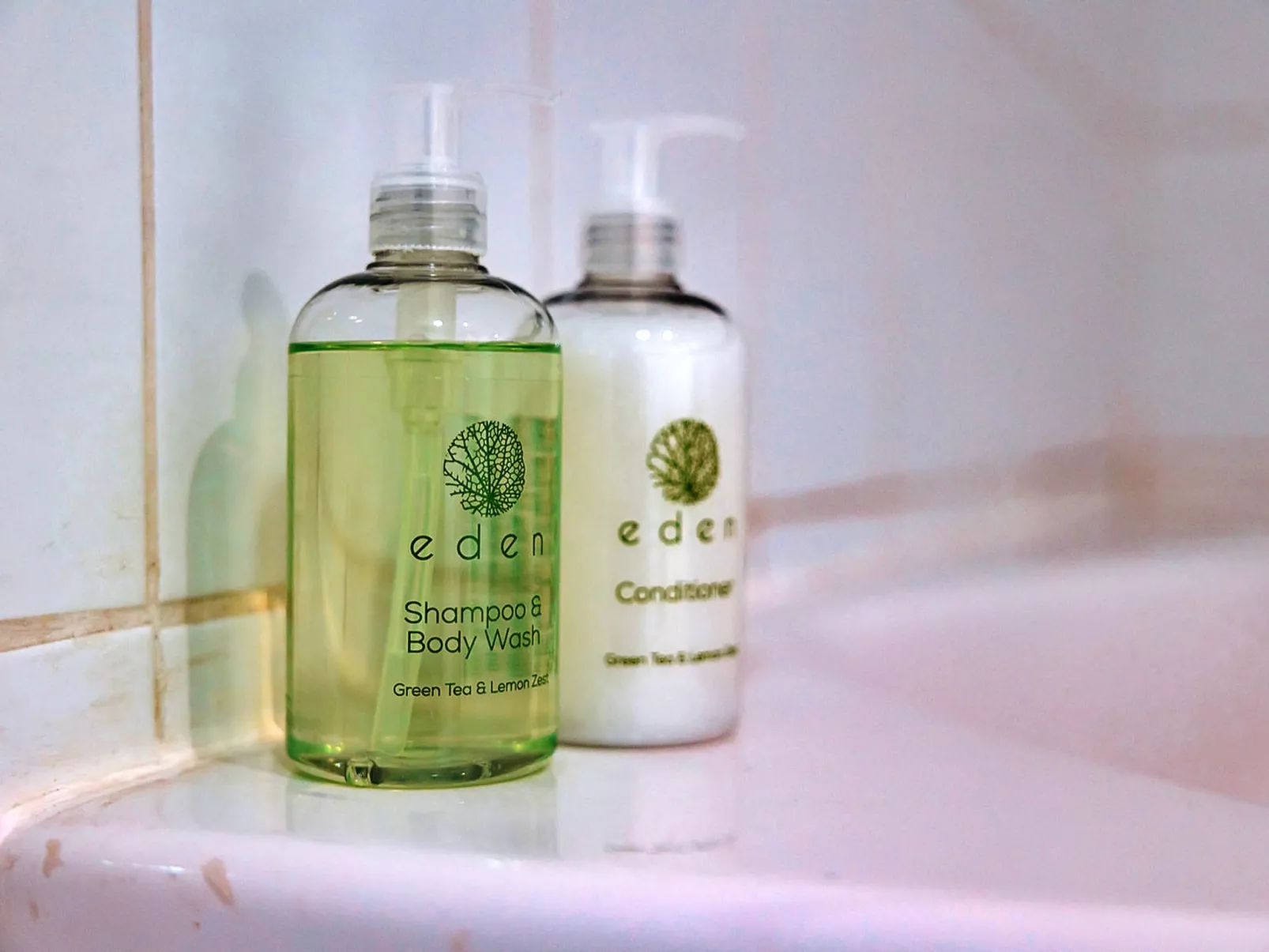 Netley Hall - Honeysuckle-Binnen