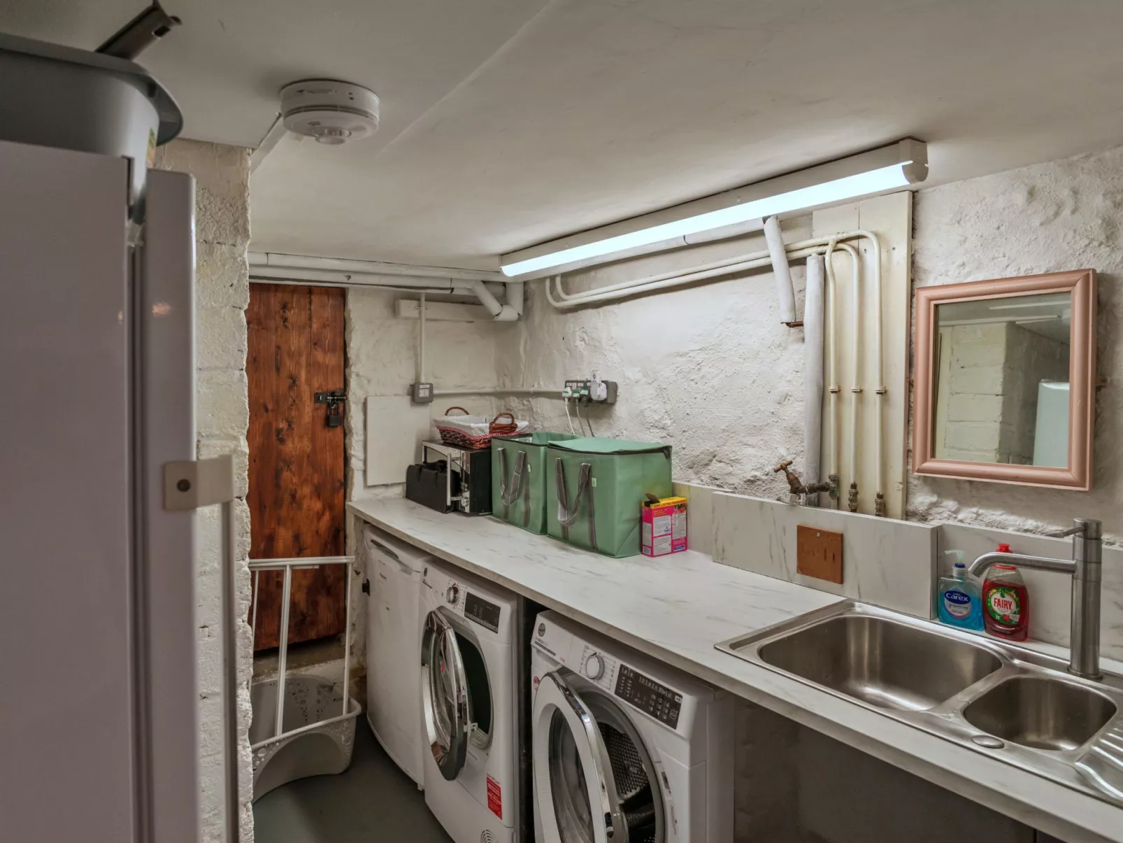 Hillside House-Binnen