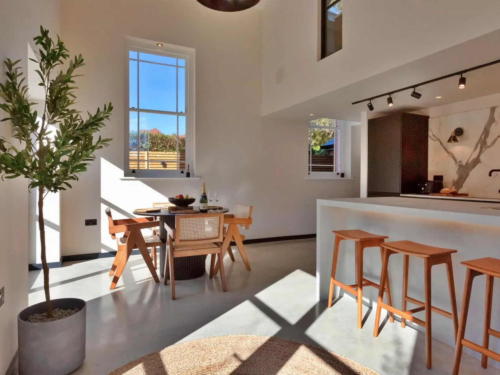 Wesleyan House-Binnen