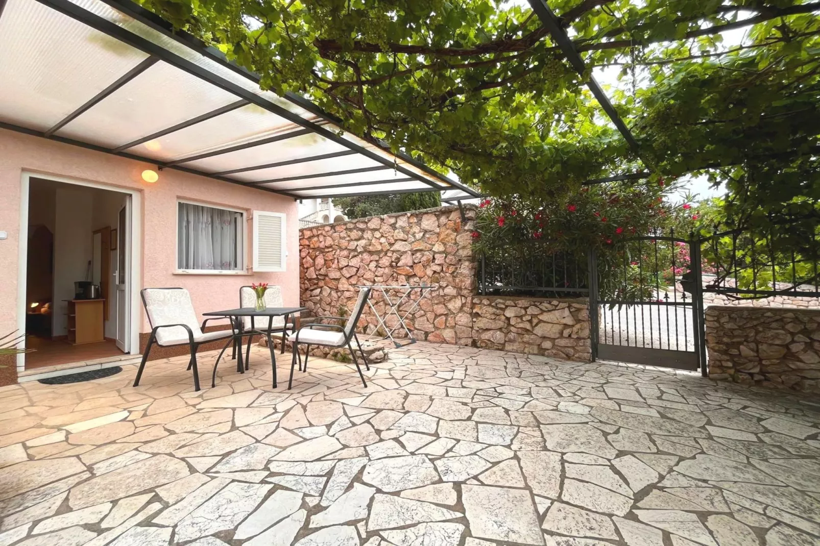 Apartment Butković -  Studio Apartment (A1)-Buitenlucht