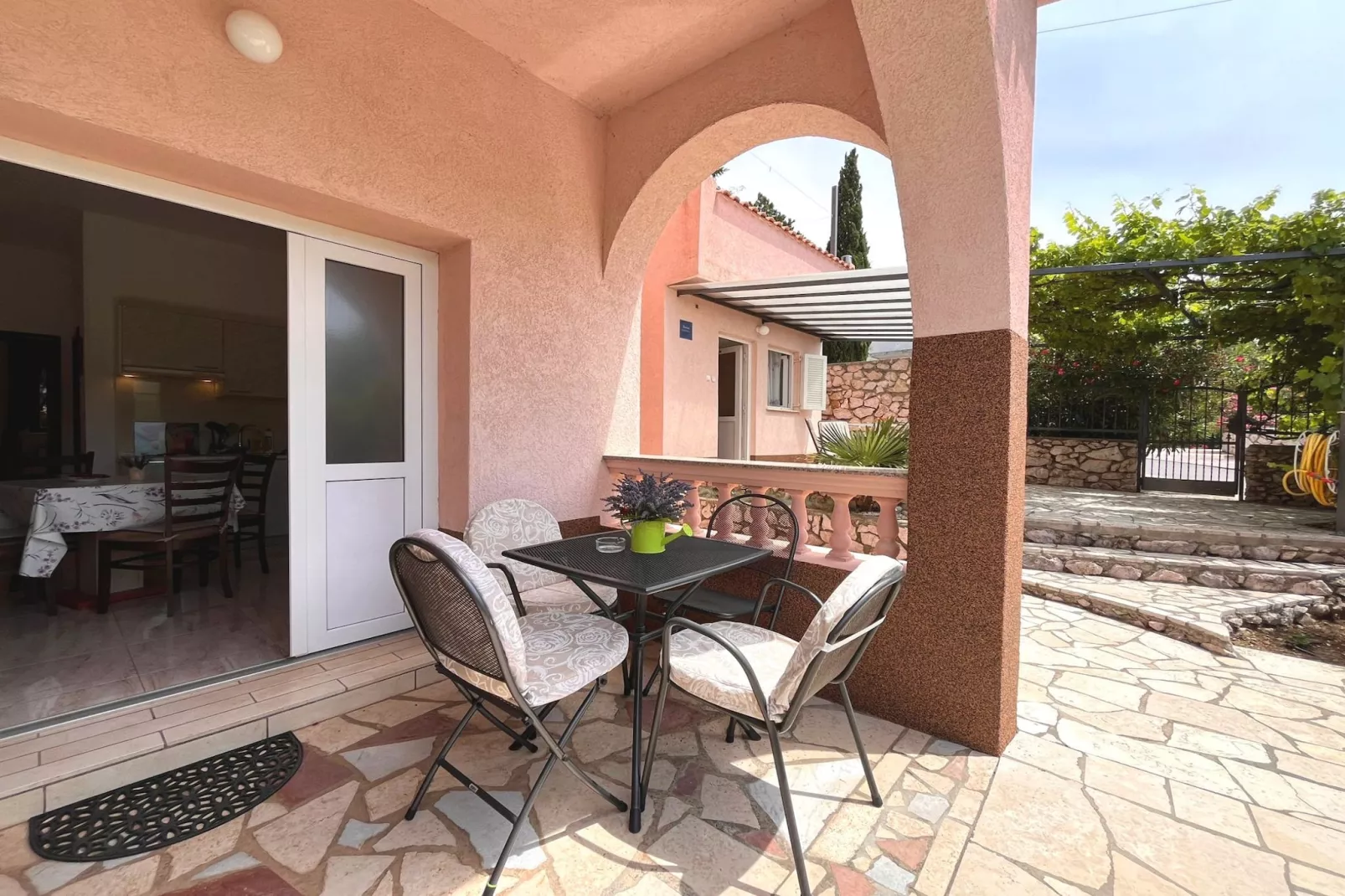 Apartments Butković - One Bedroom Apartment (A2)-Buitenlucht