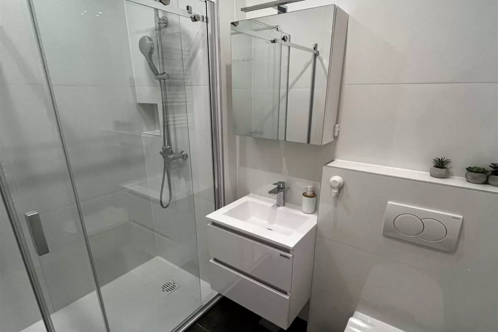 Zagreb Center Apartments - Downtown Apartment - Studio Apartment ( Studio 2)-Badkamer