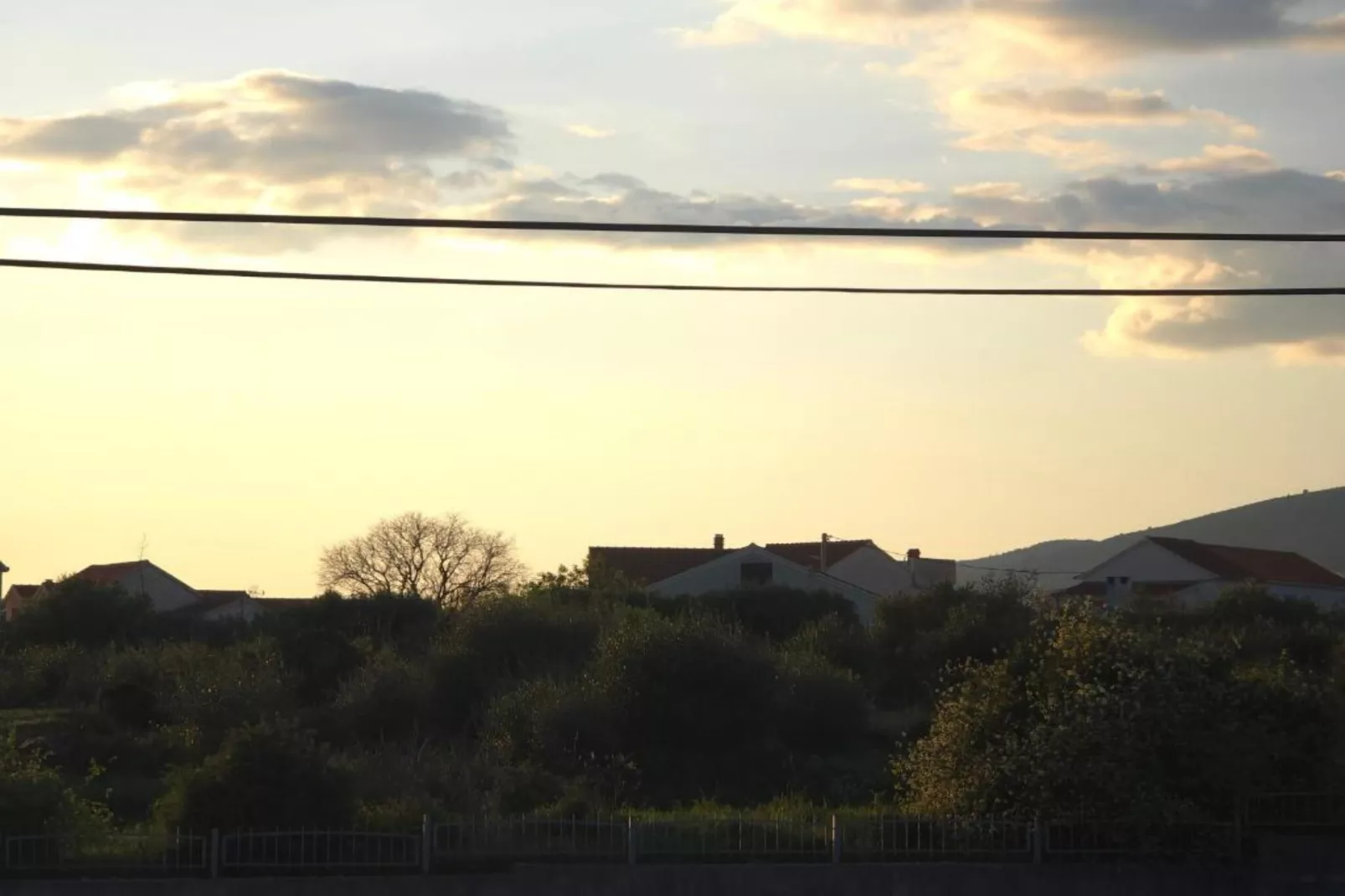 Peaceful Apartments With Style - One Bedroom Apartment-Buitenlucht