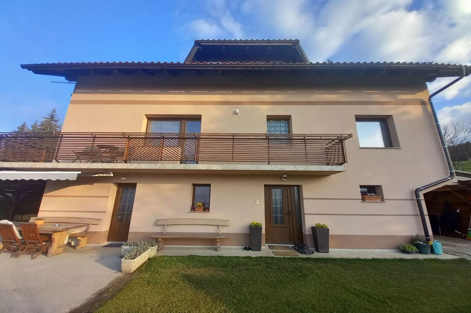 Comfortable Zreče Apartment with Playground and Private Parking, Ideal for Families - One Bedroom Apartment-Buitenlucht