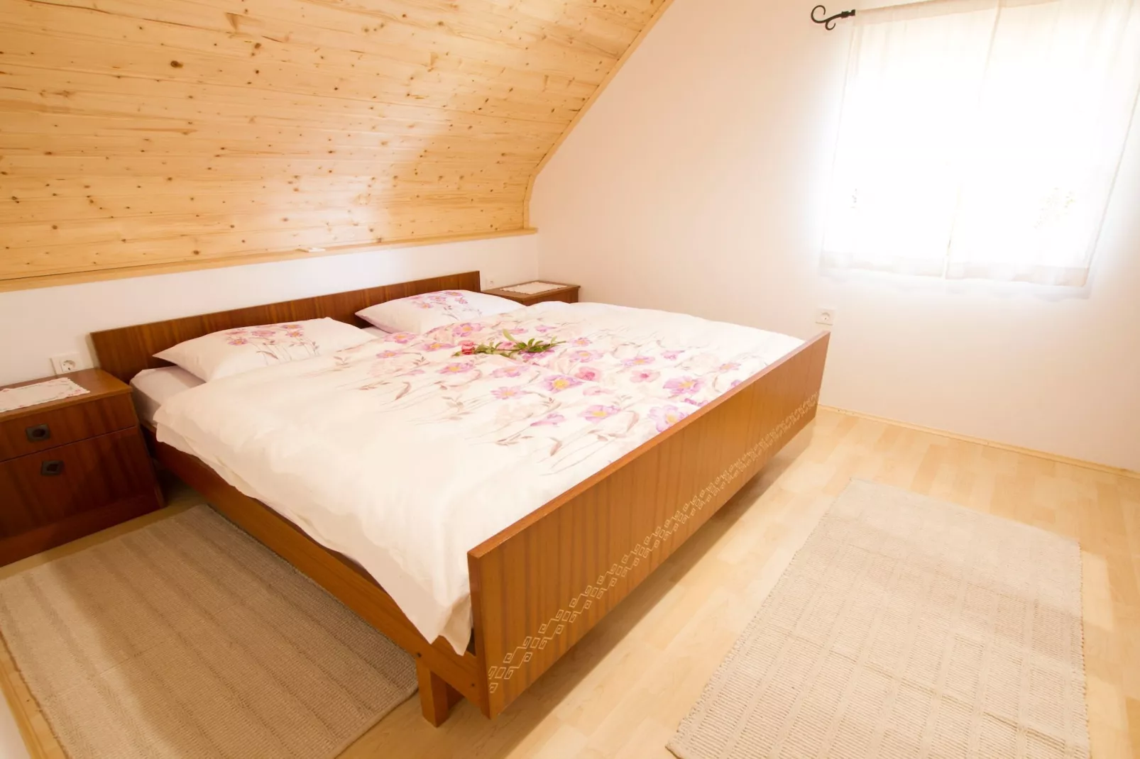 Sunny Two Bedroom Retreat in Beautiful Bizeljsko - Two Bedroom Country House-Slaapkamer