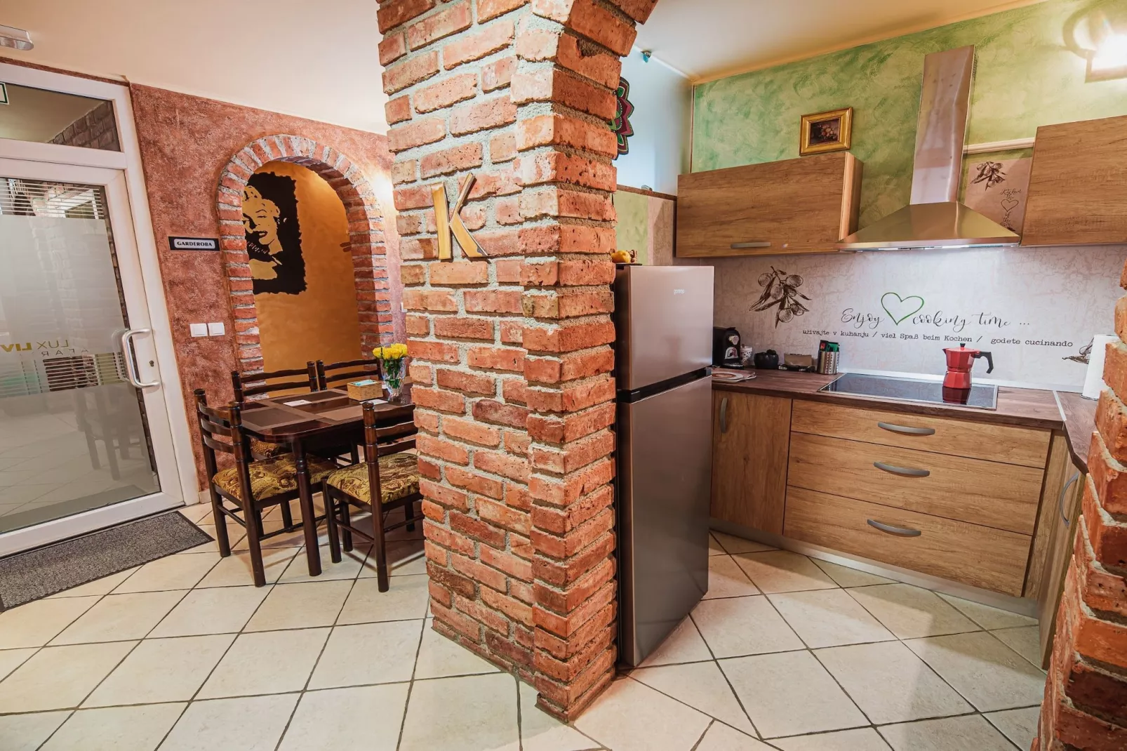 Elegant and Stylish Retreat Apartments with Terrace - Two Bedroom Apartment with Terrace-Keuken