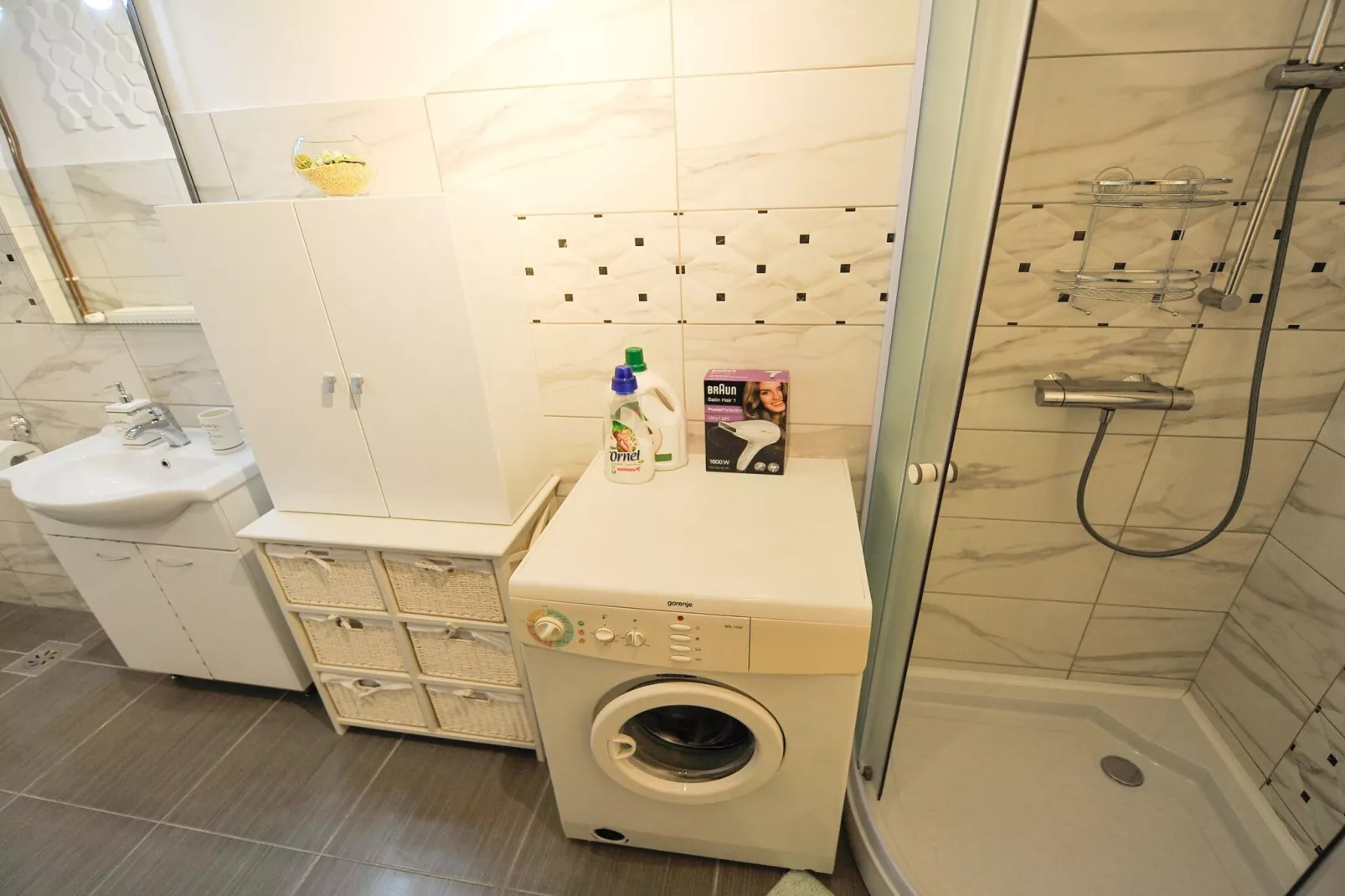 Relax and Rustic Apartments with Terrace - Standard One Bedroom Apartment with Terrace (owner Marjana)-Badkamer