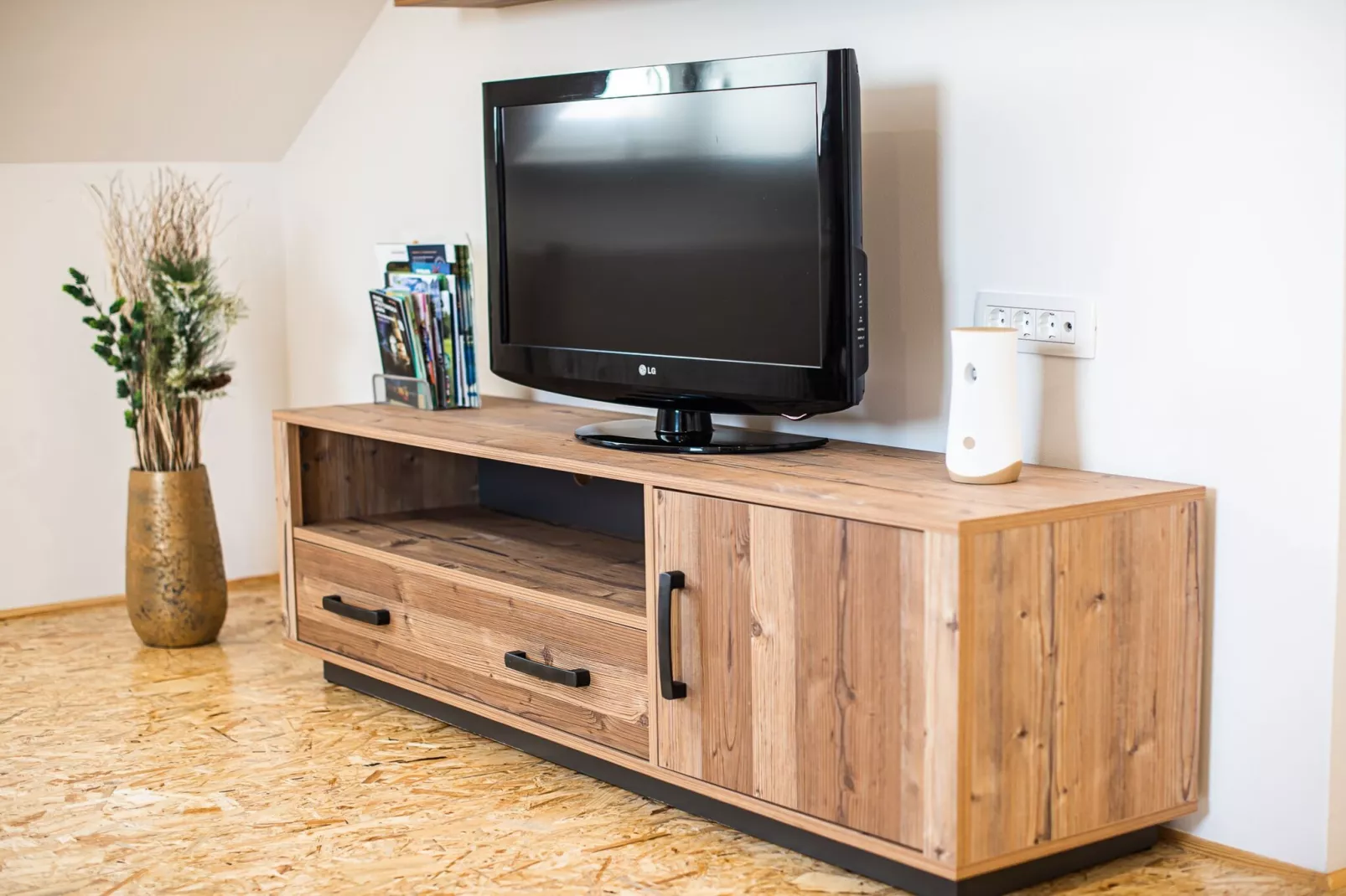 City Modern and Vibrant Apartments Ljubljana - Standard One Bedroom Apartment (owner A3)-Woonkamer