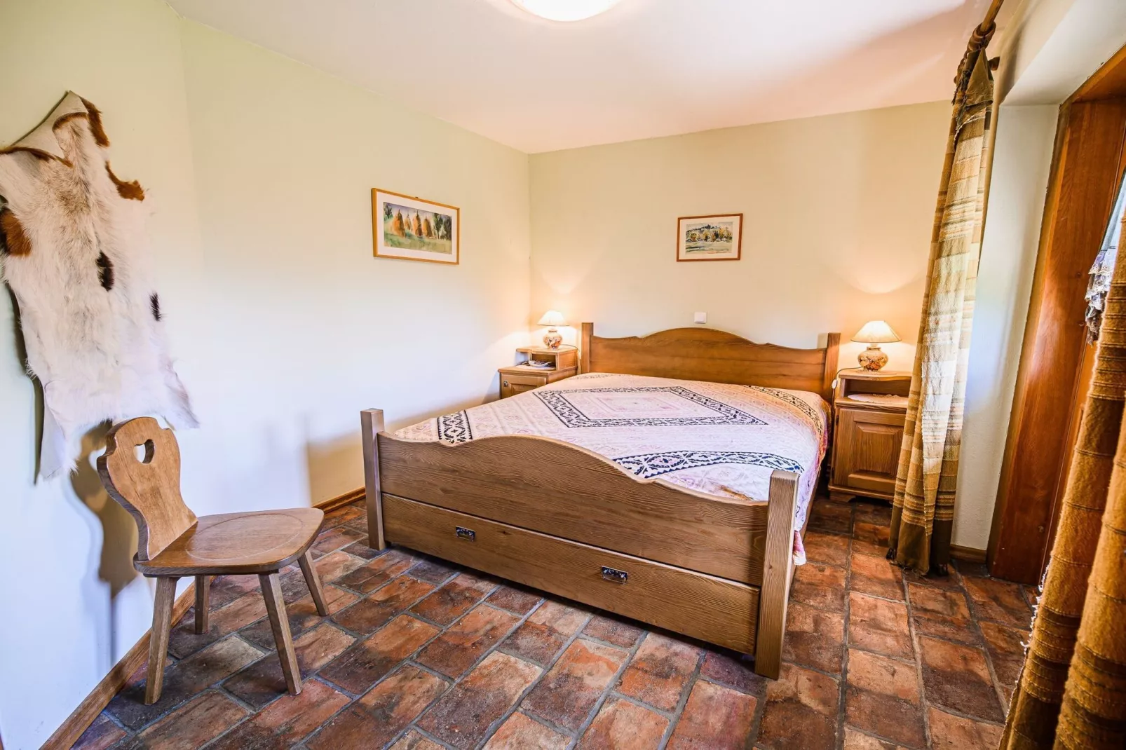 Hidden Authentic Haven Apartments - One Bedroom Apartment with Terrace-Slaapkamer