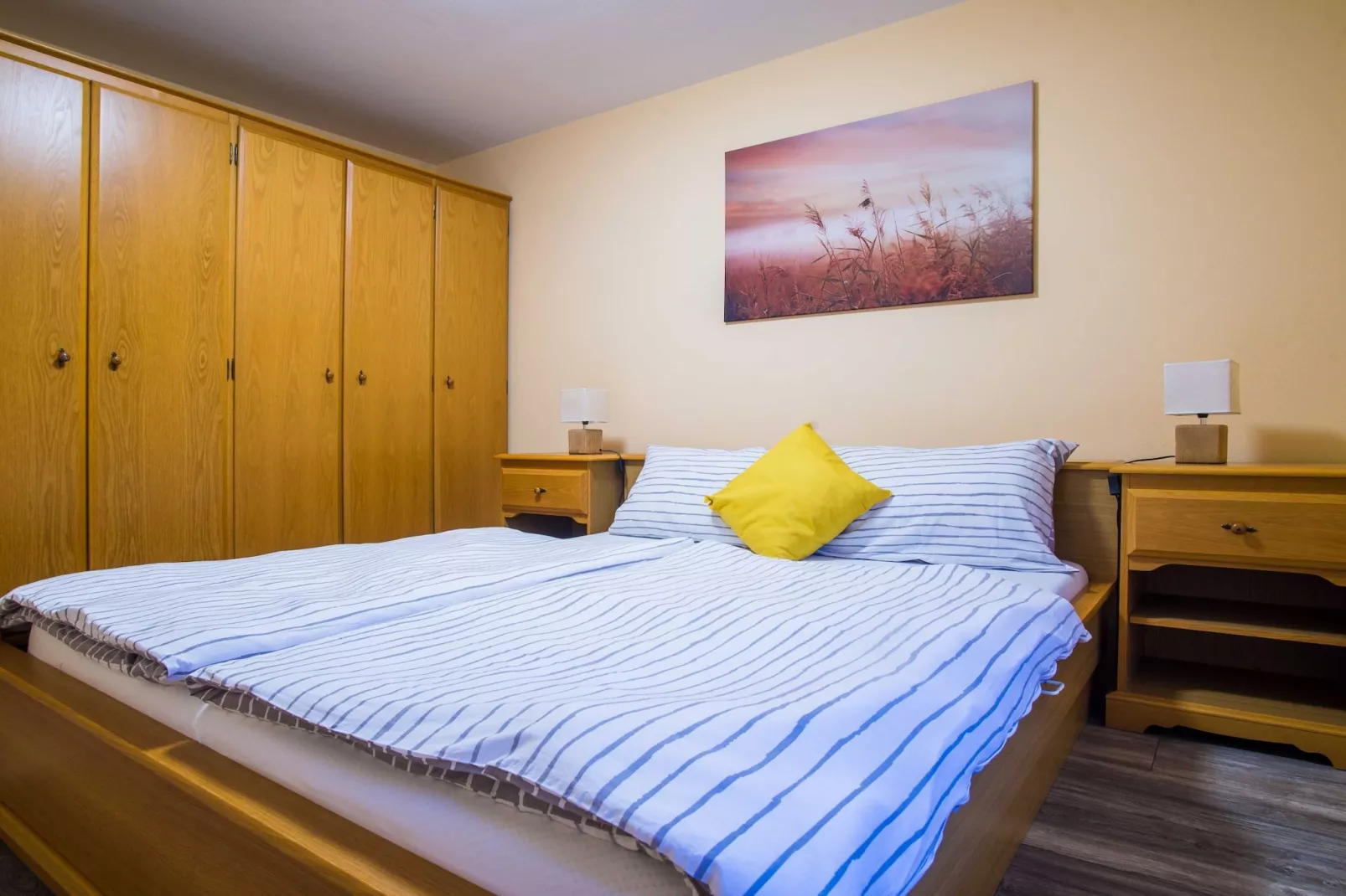 Luce Hilltop Cozy Apartment - Two Bedroom Apartment-Slaapkamer