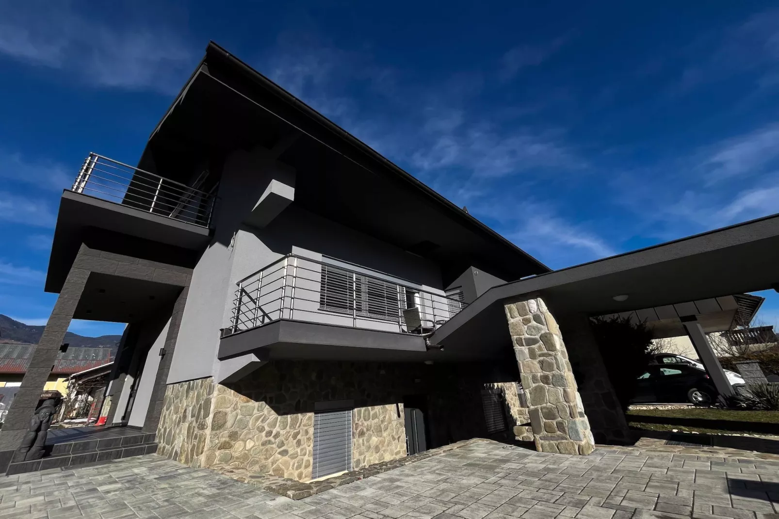 Delightful Cozy Riverside Apartment - One Bedroom Apartment with Terrace-Buitenlucht