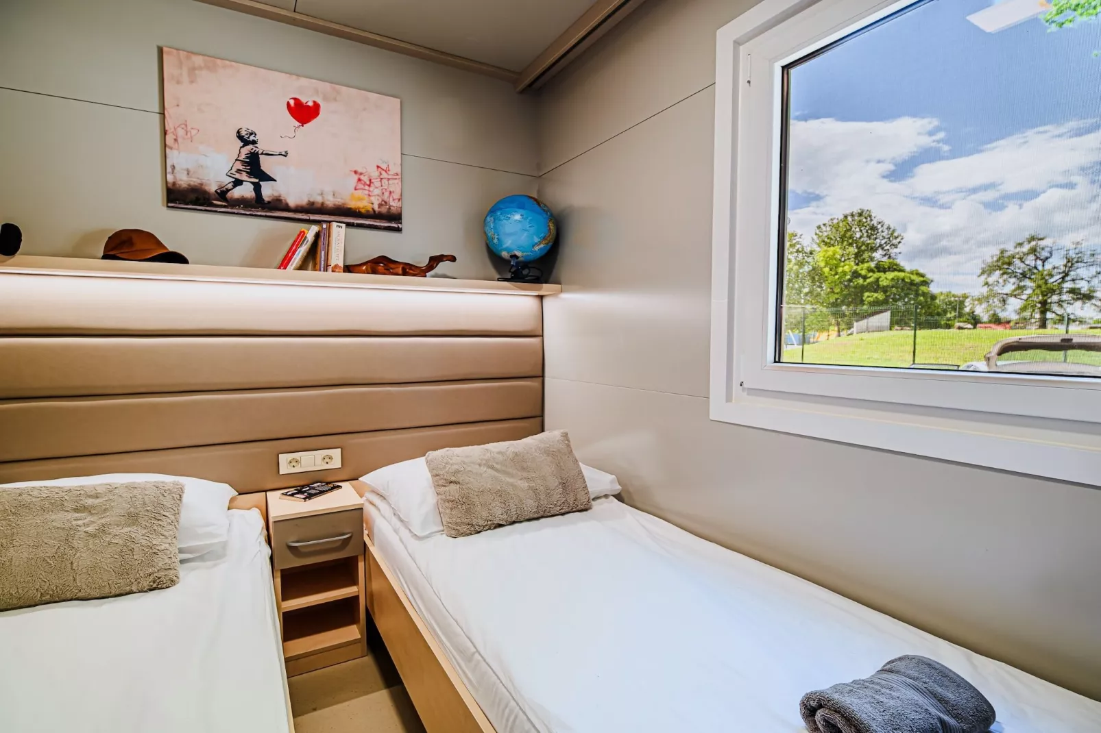 Lakeside Luxury Retreat Mobile Homes with Thermal Riviera Tickets - Three Bedroom Mobile Home 15\/018-Slaapkamer