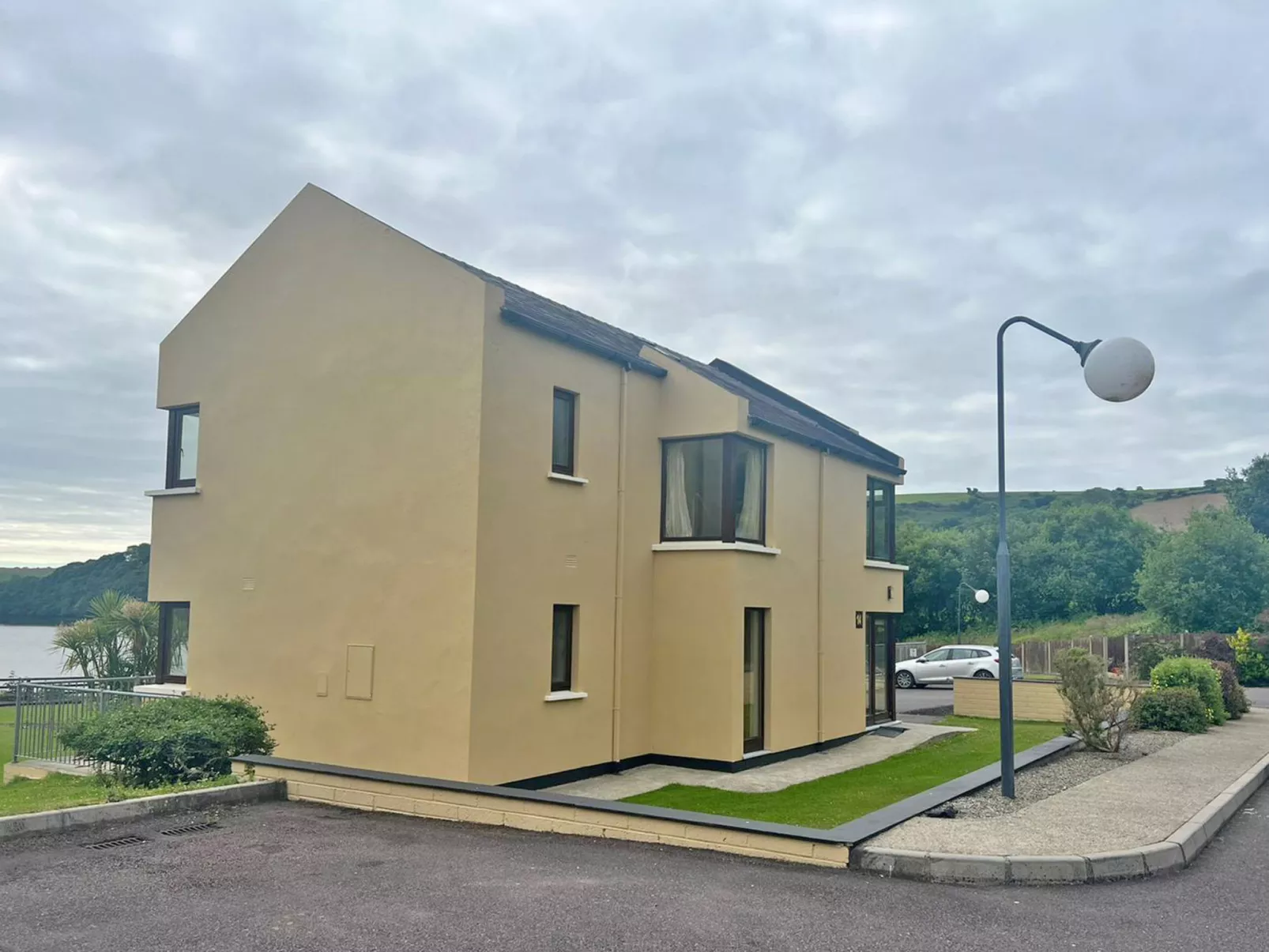 Castle Quay (TR4) HH No 14-Buiten