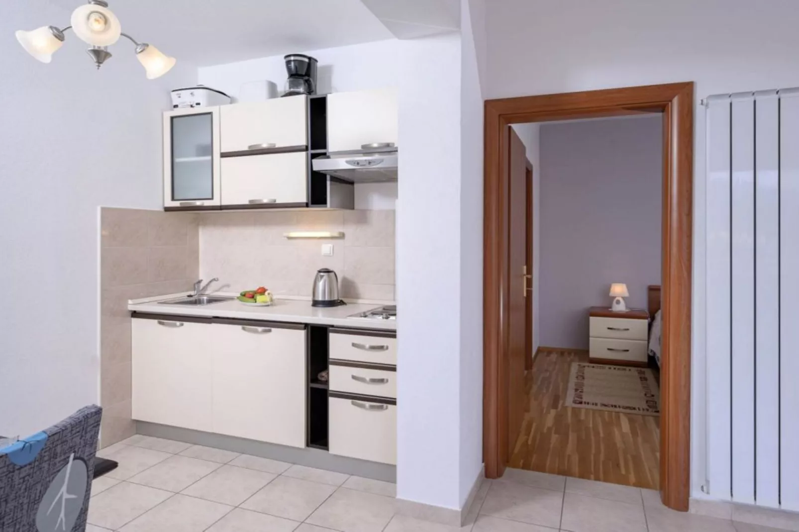 One Bedroom Apartment with Balcony and Sea View 2-Keuken