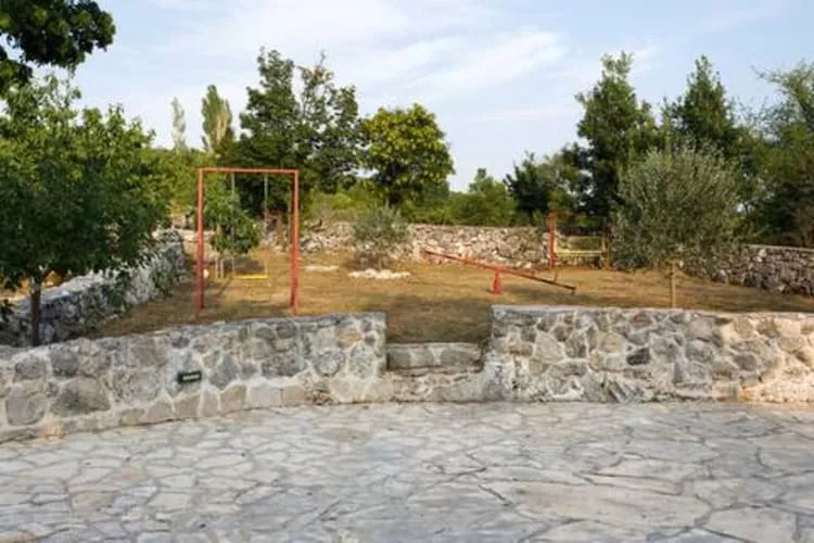 Holiday Home Lišnjak - Three Bedroom Holiday Home with Pool-Buitenlucht