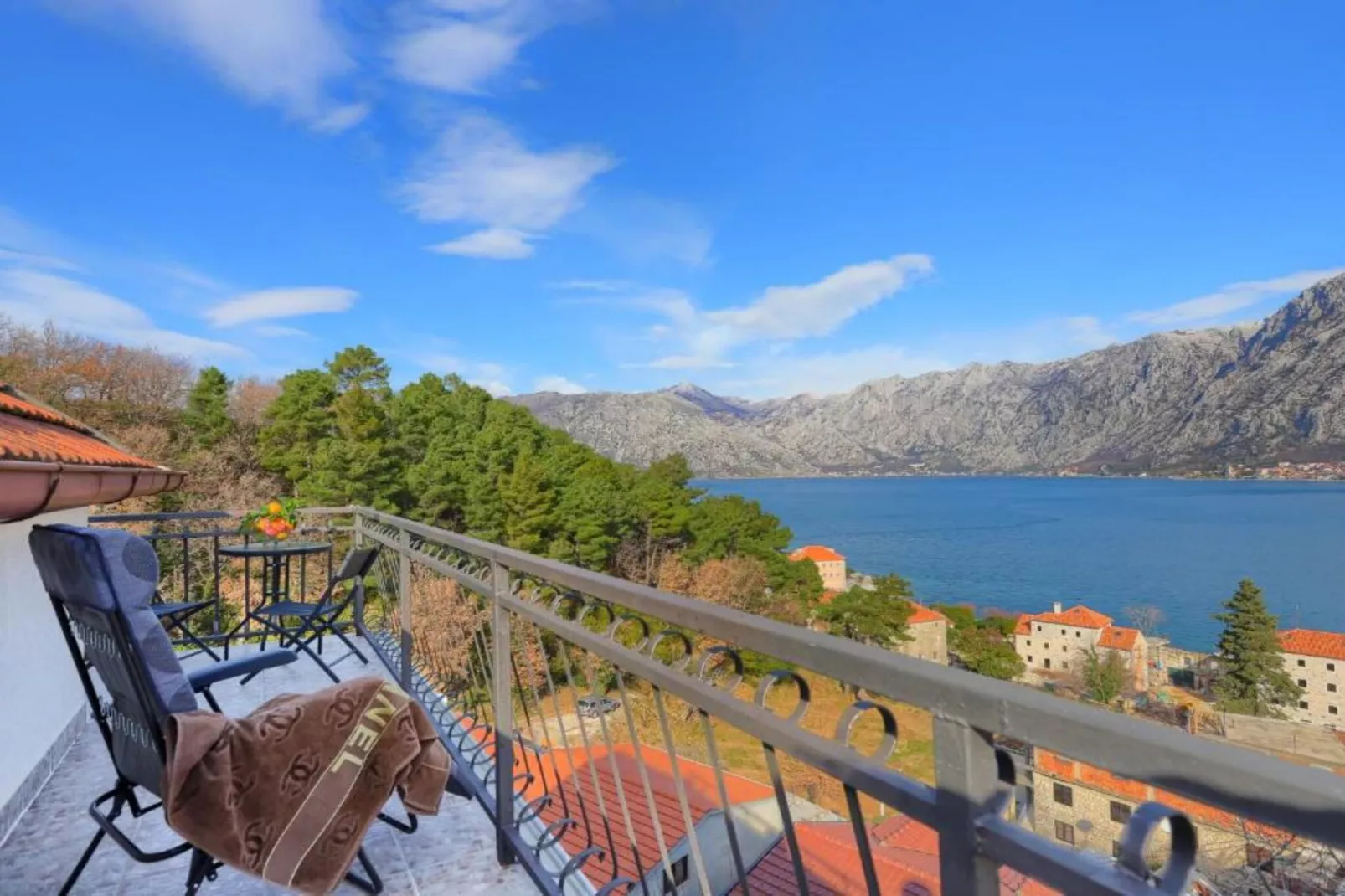 Charming Kotor Bay Retreat Just Steps from the Beach - Two Bedroom Apartment With Sea View-Terrasbalkon