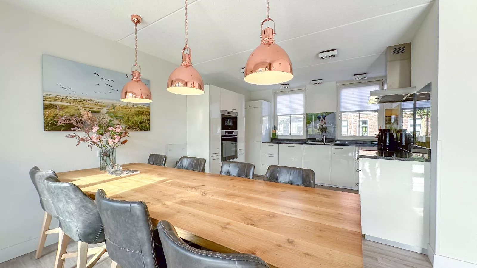 Coast and Calm 63-Eetkamer