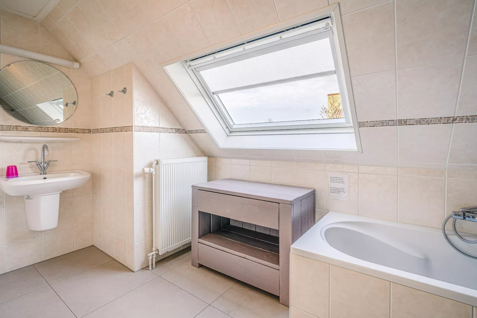 Kamperfoelie 47-Badkamer