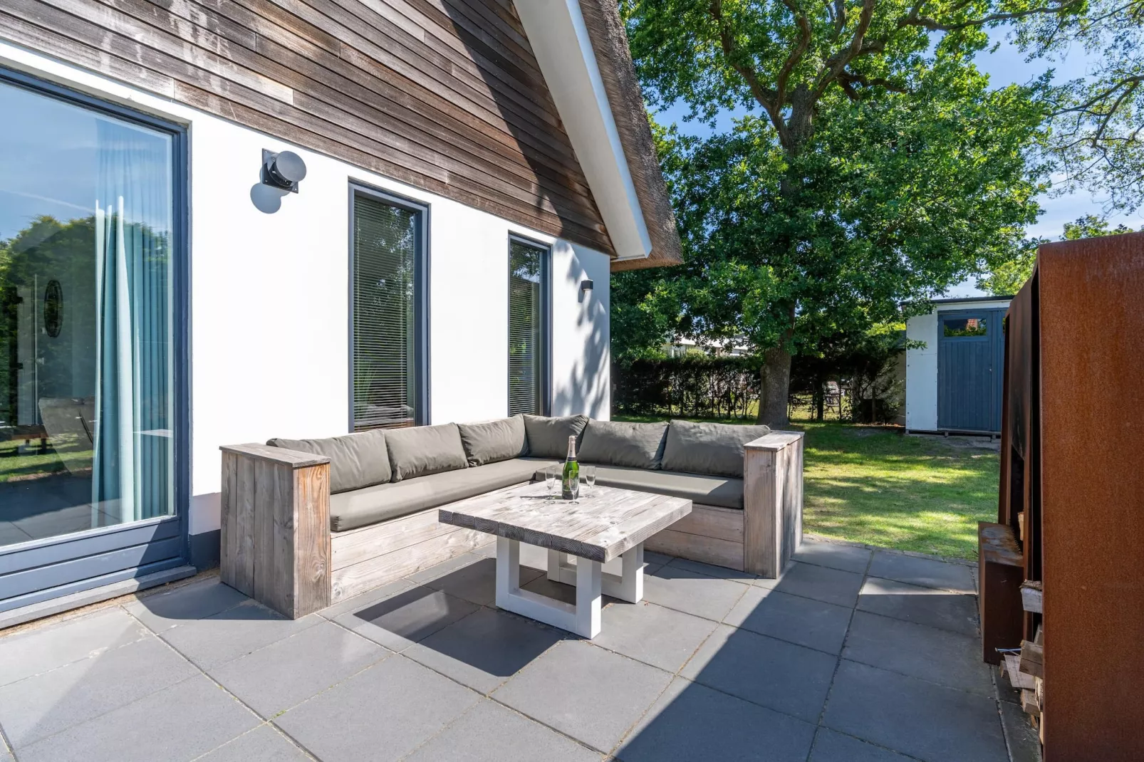 Hoogelandt 126-Terrasbalkon