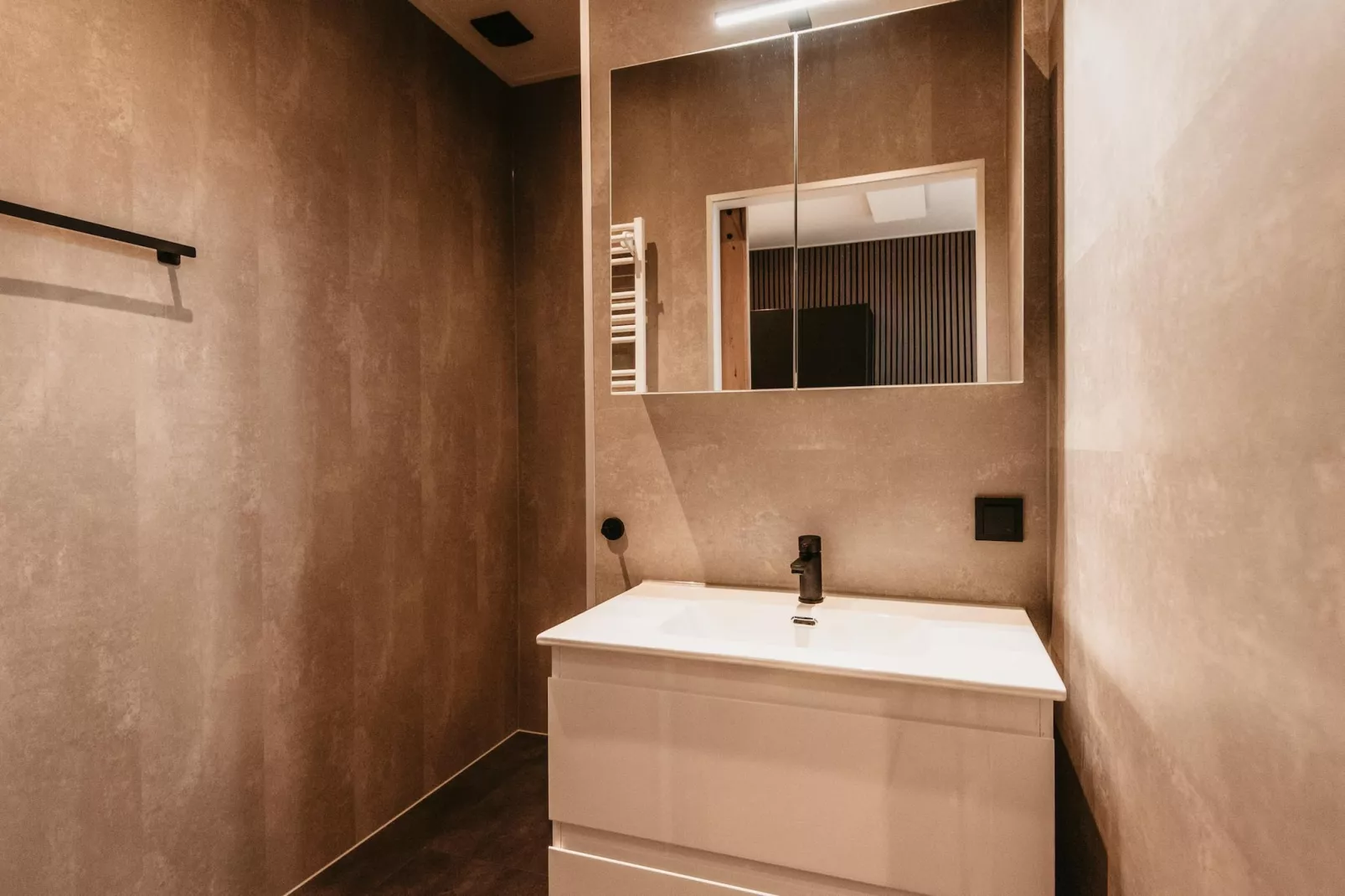 Chalet aan het Water - Betuwse Hofjes - 4 pax December-Badkamer