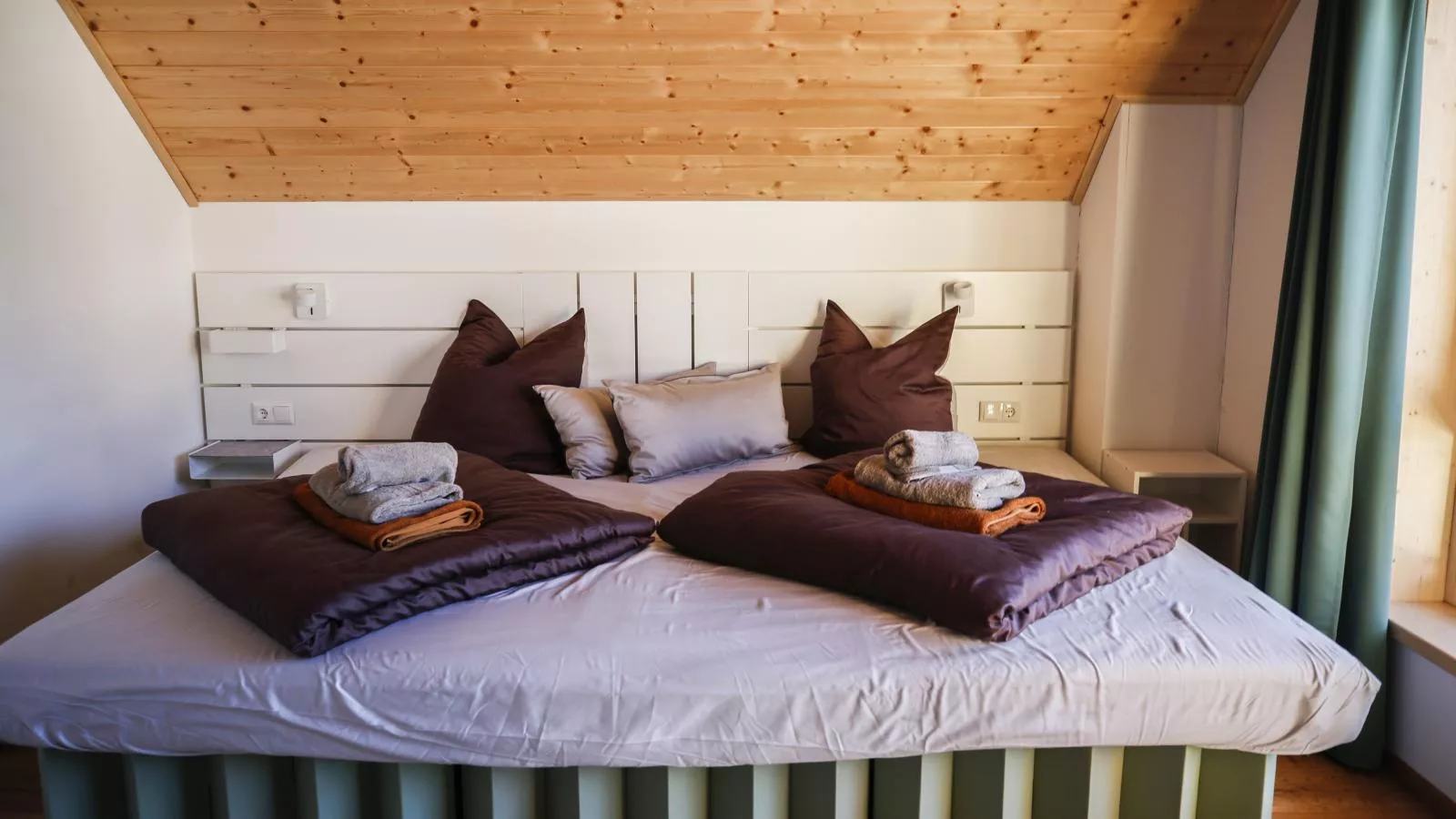 Designchalets Falkertsee-Slaapkamer