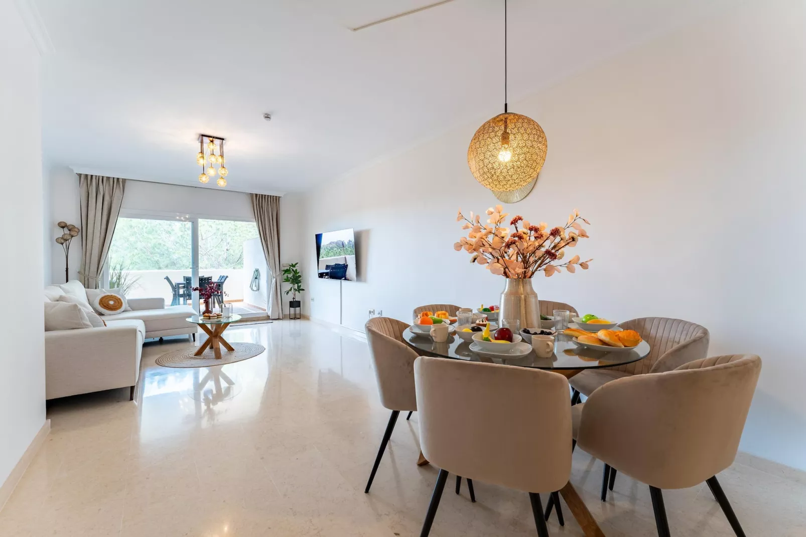 CT 375 - Faro's Cozy Dream in Elviria - Marbella-Eetkamer