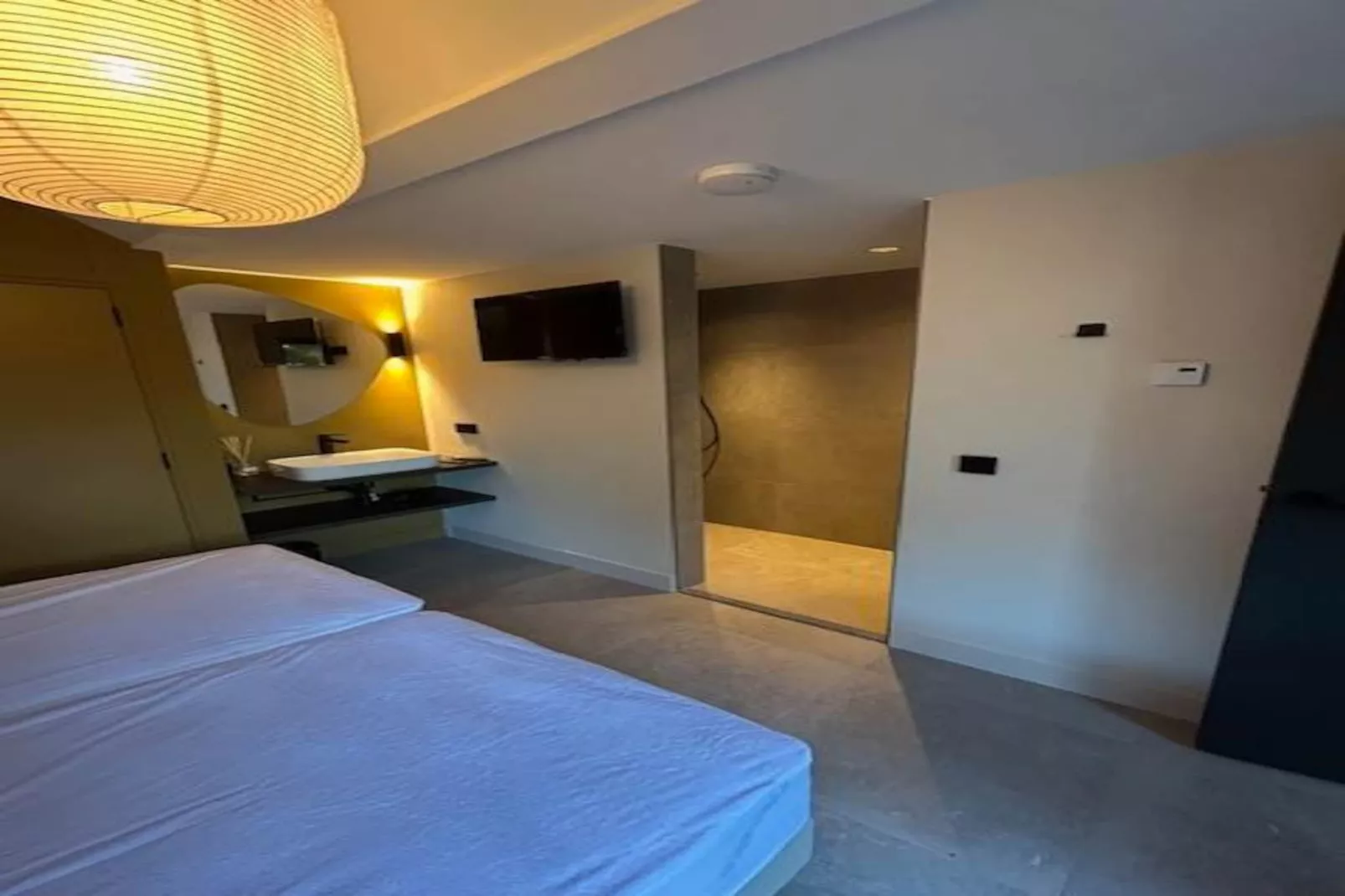 Sun (6p)-Image-tags.