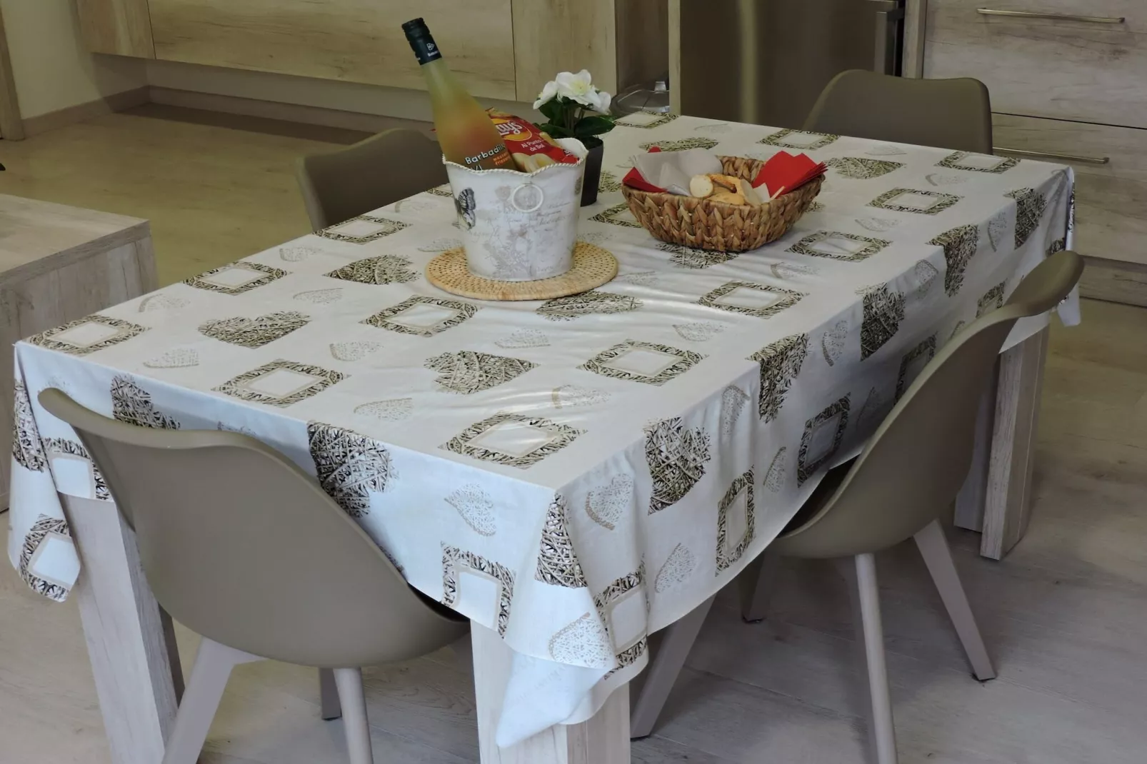 Casa rural La Costana de Barbadillo ONLY ADULTS-Eetkamer