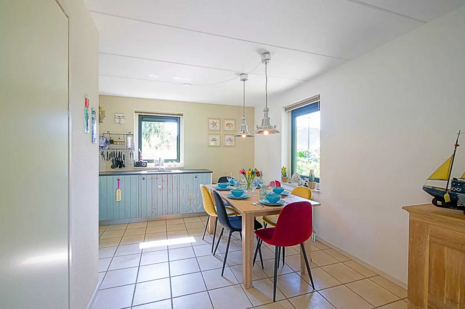 Villa Noorderzon-Eetkamer