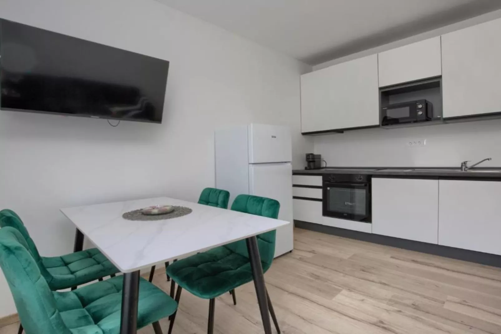 Apartments Mons - Two Bedroom Apartment With Terrace (A2)-Buitenlucht