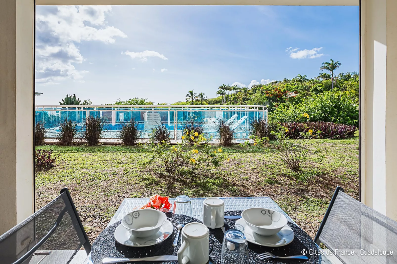 Paradise Bay Cozy studio by the sea-Terrasbalkon