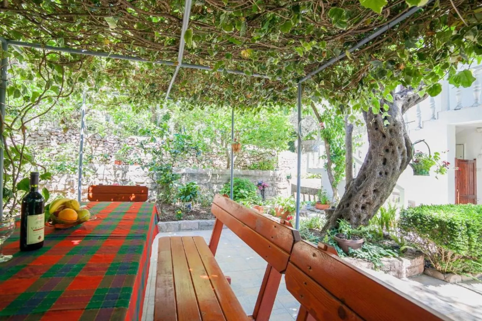 Petrovac Serenity Stay Near the Beach - Standard Double Room 2-Tuinen zomer