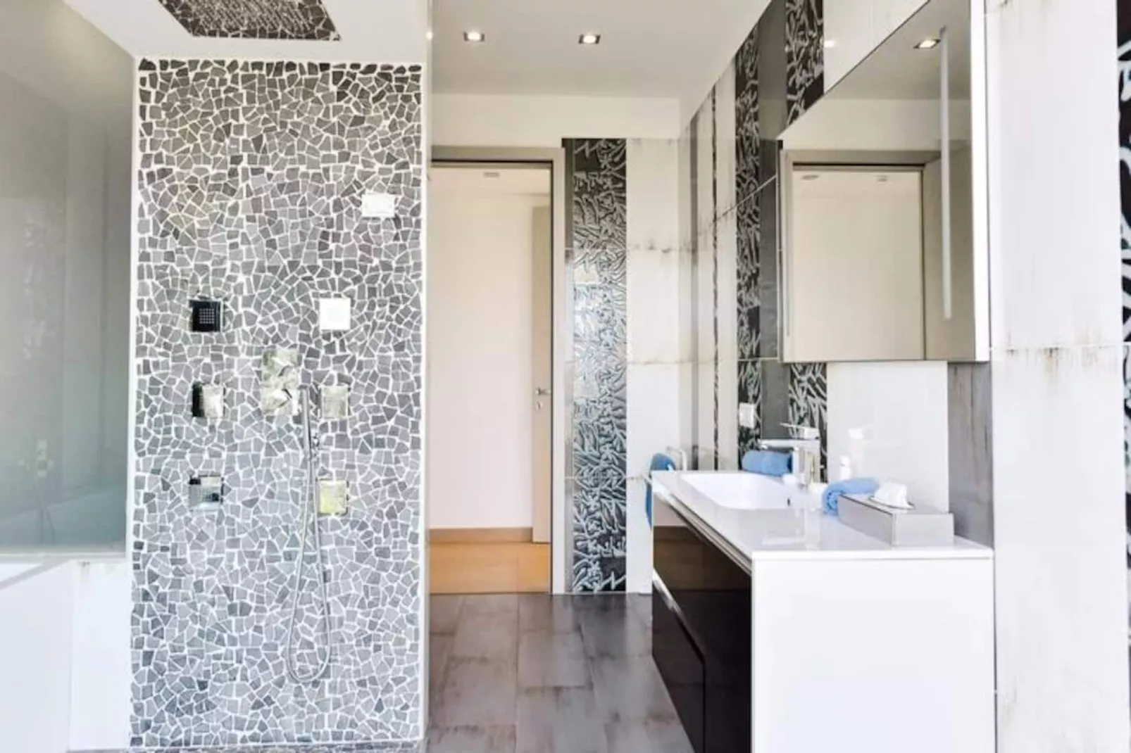 Résidence Villa D&rsquo;architecte Avec Piscine Chauff&eacute;e Pour 10 !-Niet-getagd