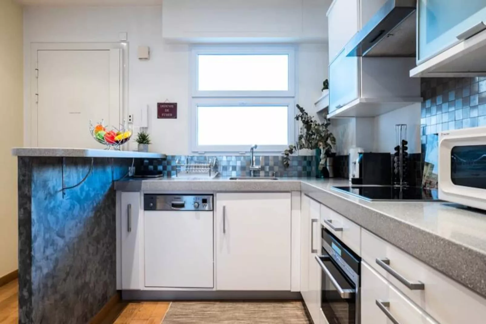 Résidence 3p Avec Terrasse Vue Mer, Face Au Martinez-Niet-getagd