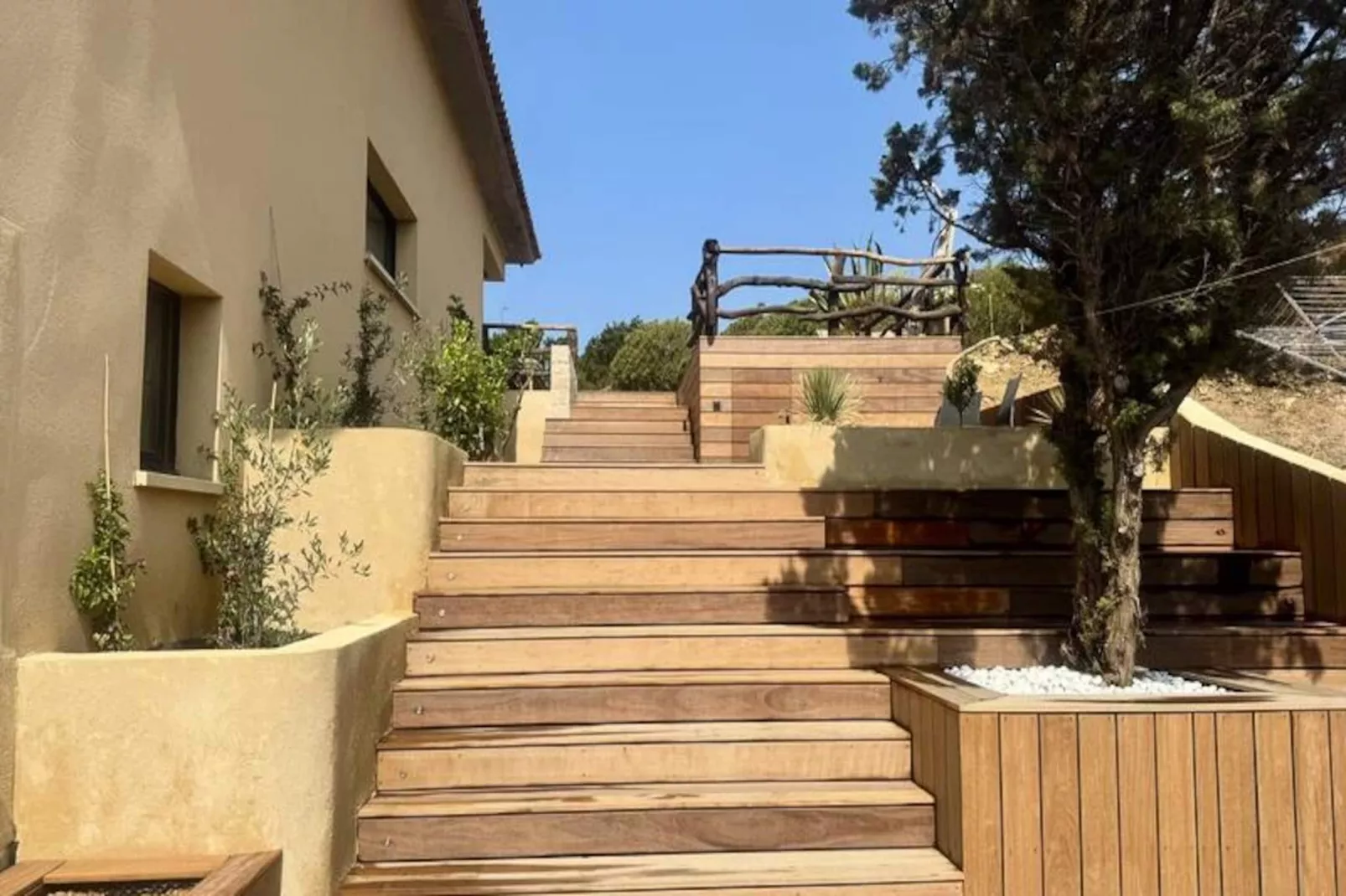 Résidence Sull001-sartene-Niet-getagd