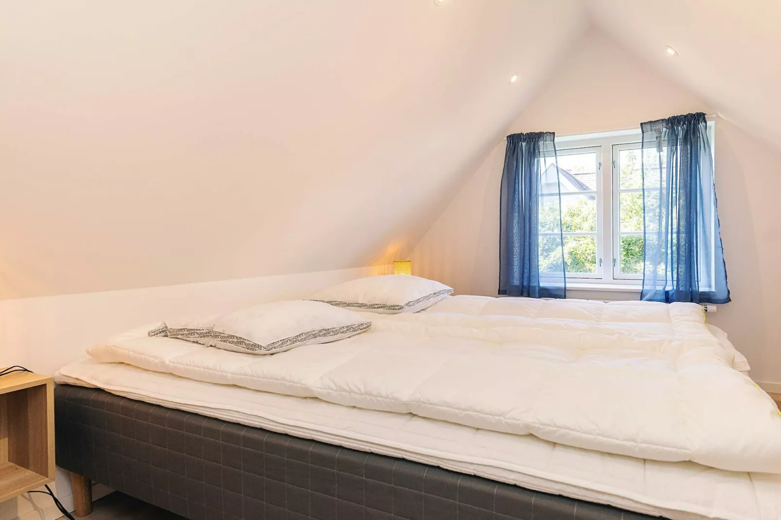 Idyllisch rietgedekt huisje-By Traum-Binnen