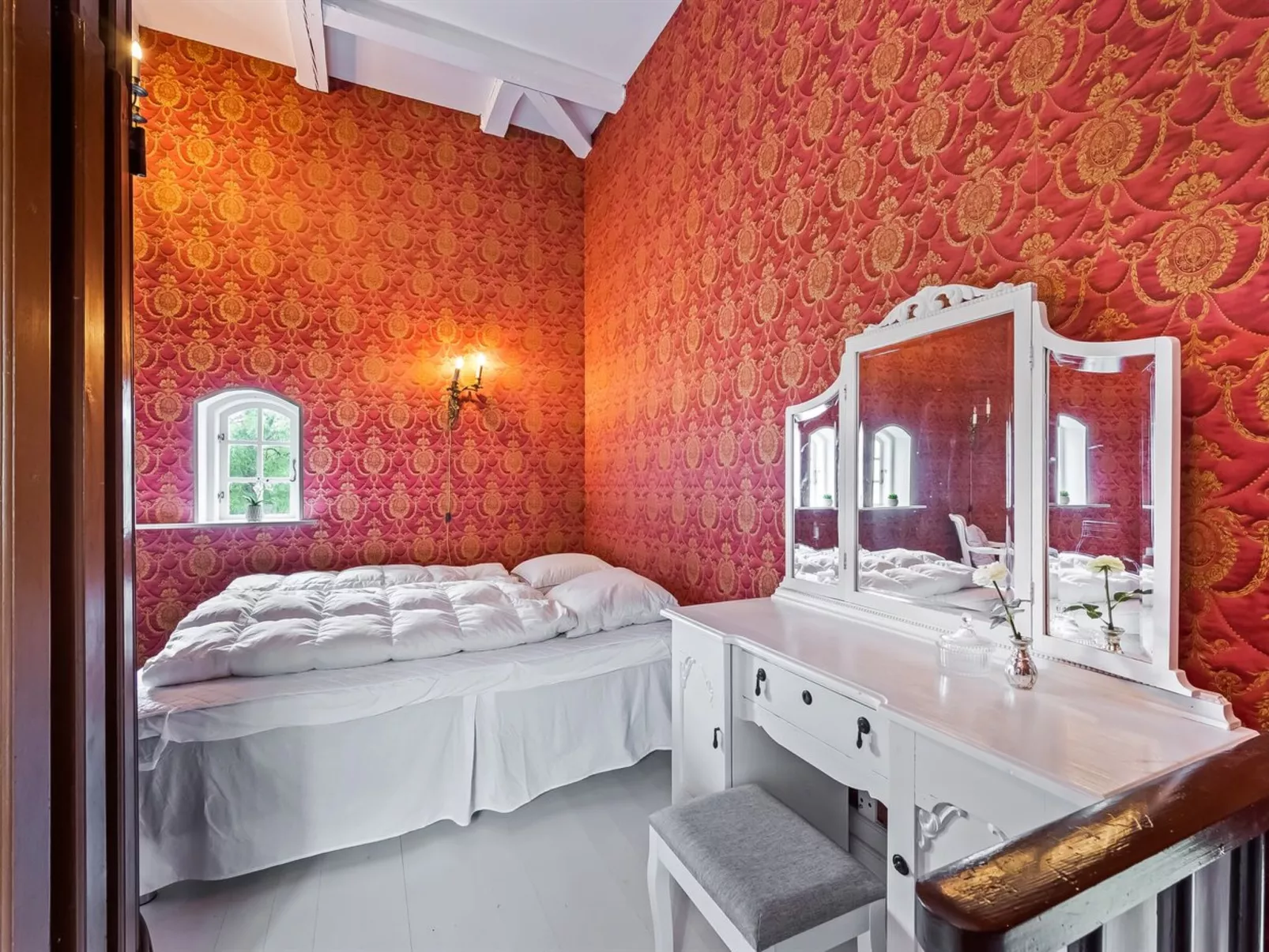 "Edine" - 4.5km from the sea-Binnen