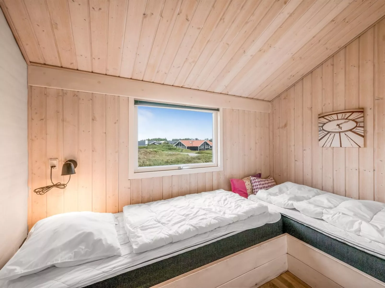 "Temjana" -  from the sea-Binnen