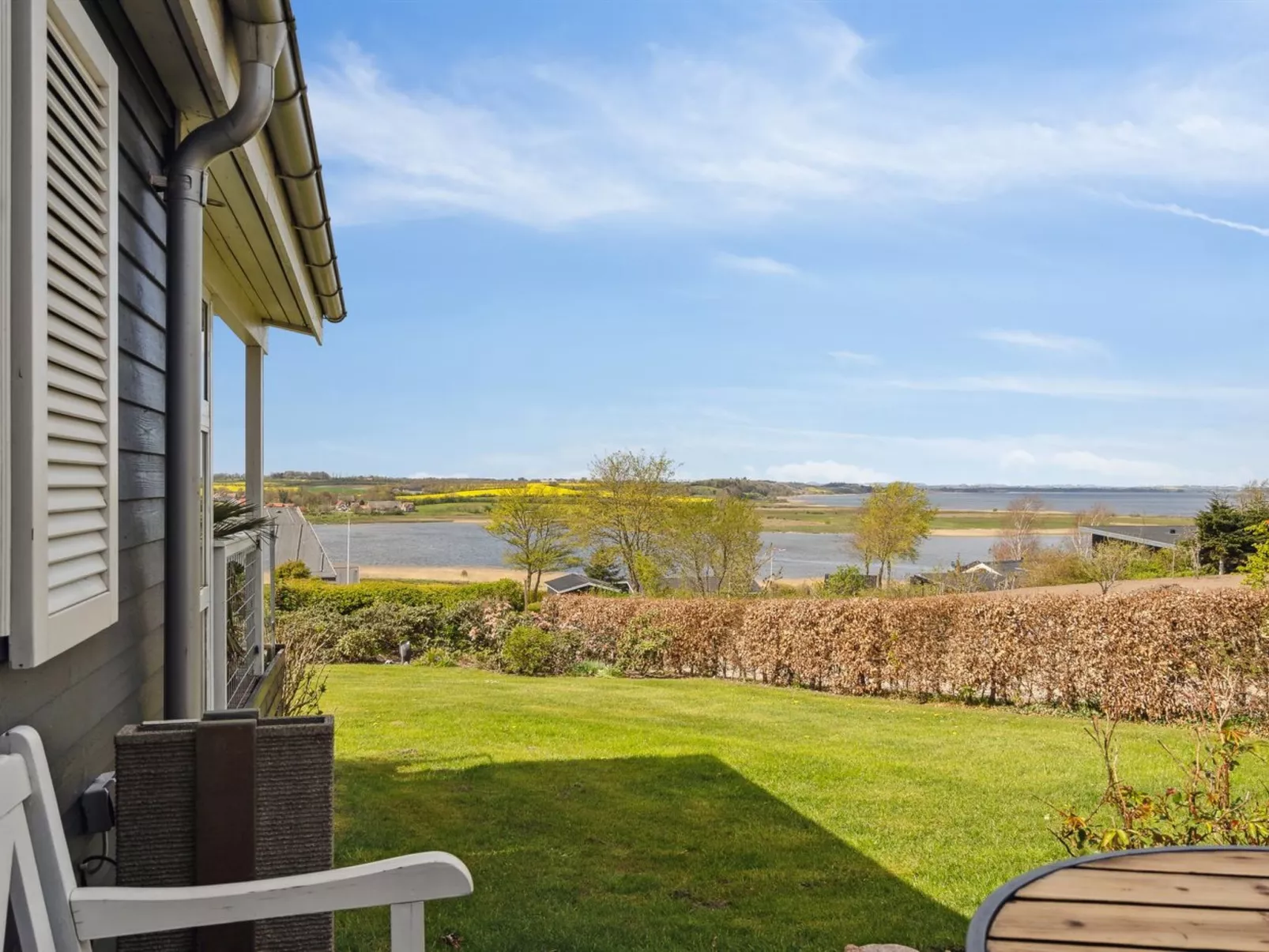 "Annabeth" - 300m to the fjord-Buiten