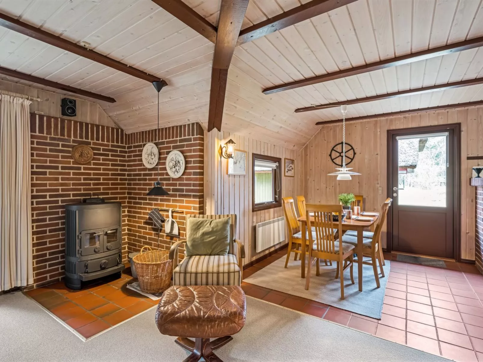 "Jærind" - 1.1km from the sea-Binnen