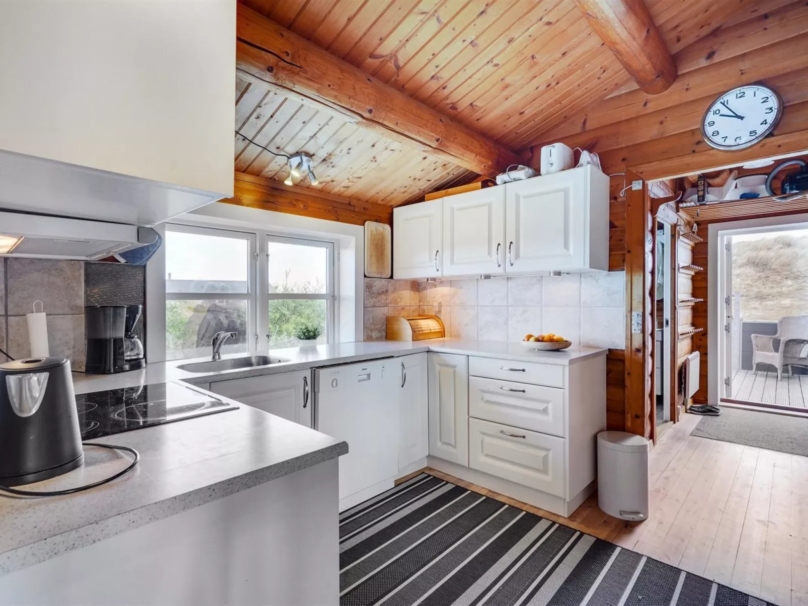 "Anton" - 1.5km from the sea-Binnen