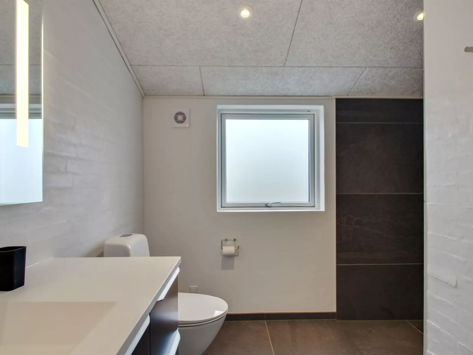 "Jirina" - 750m from the sea-Binnen