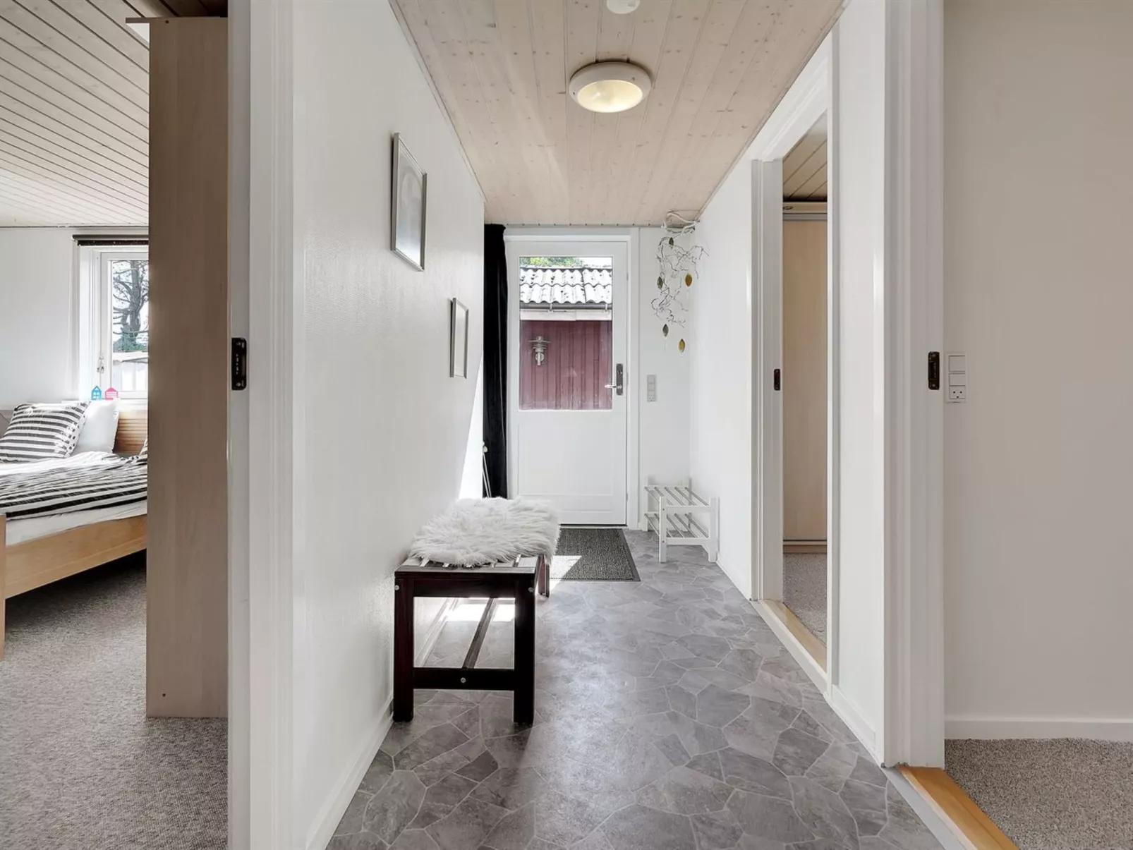 "Mina" - 1.4km from the sea-Binnen