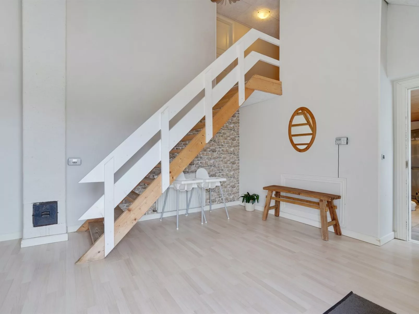 "Folkar" - 3km to the fjord-Binnen