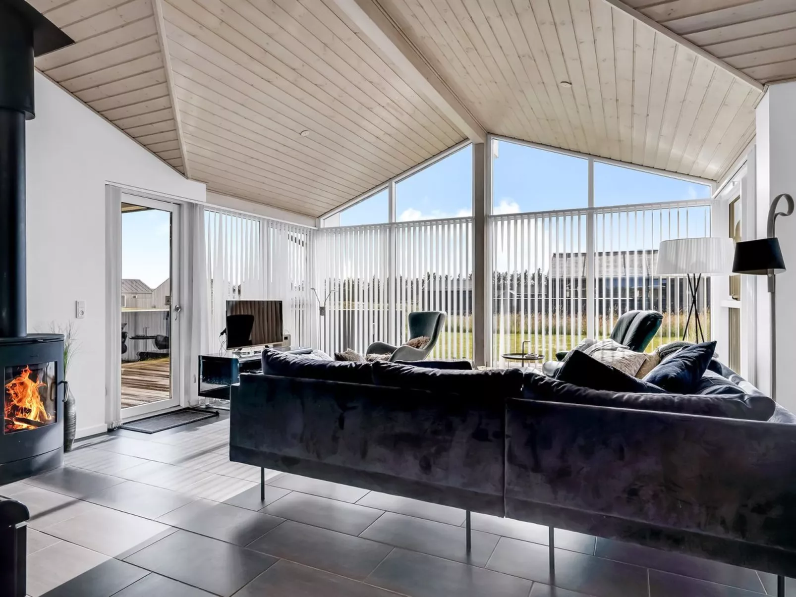 "Meino" - 1.4km from the sea-Binnen