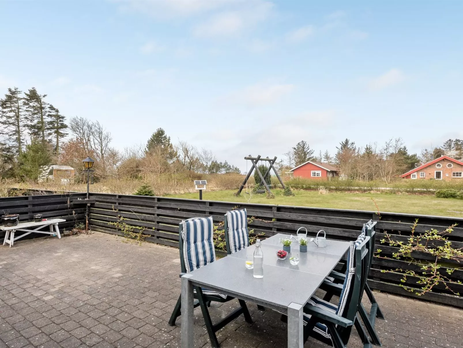 "Gizella" - 850m to the fjord-Buiten