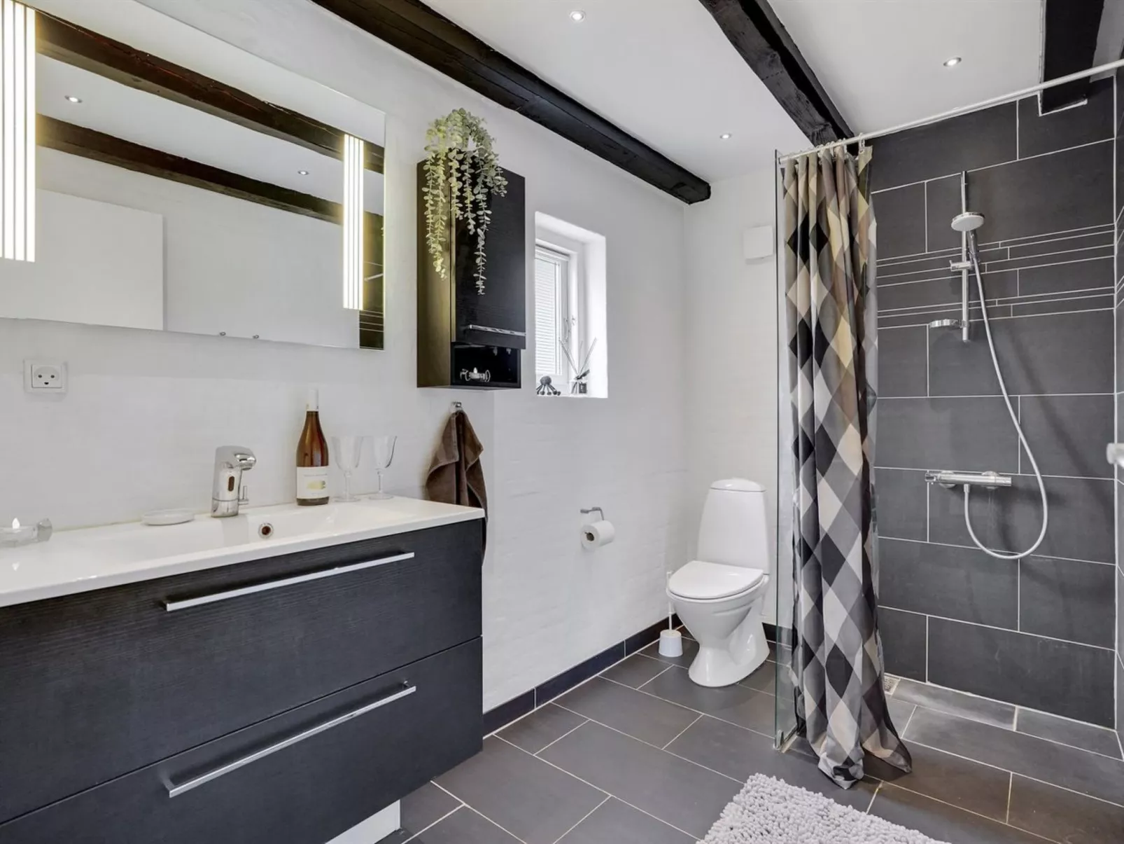 "Edith" - 1km from the sea-Binnen