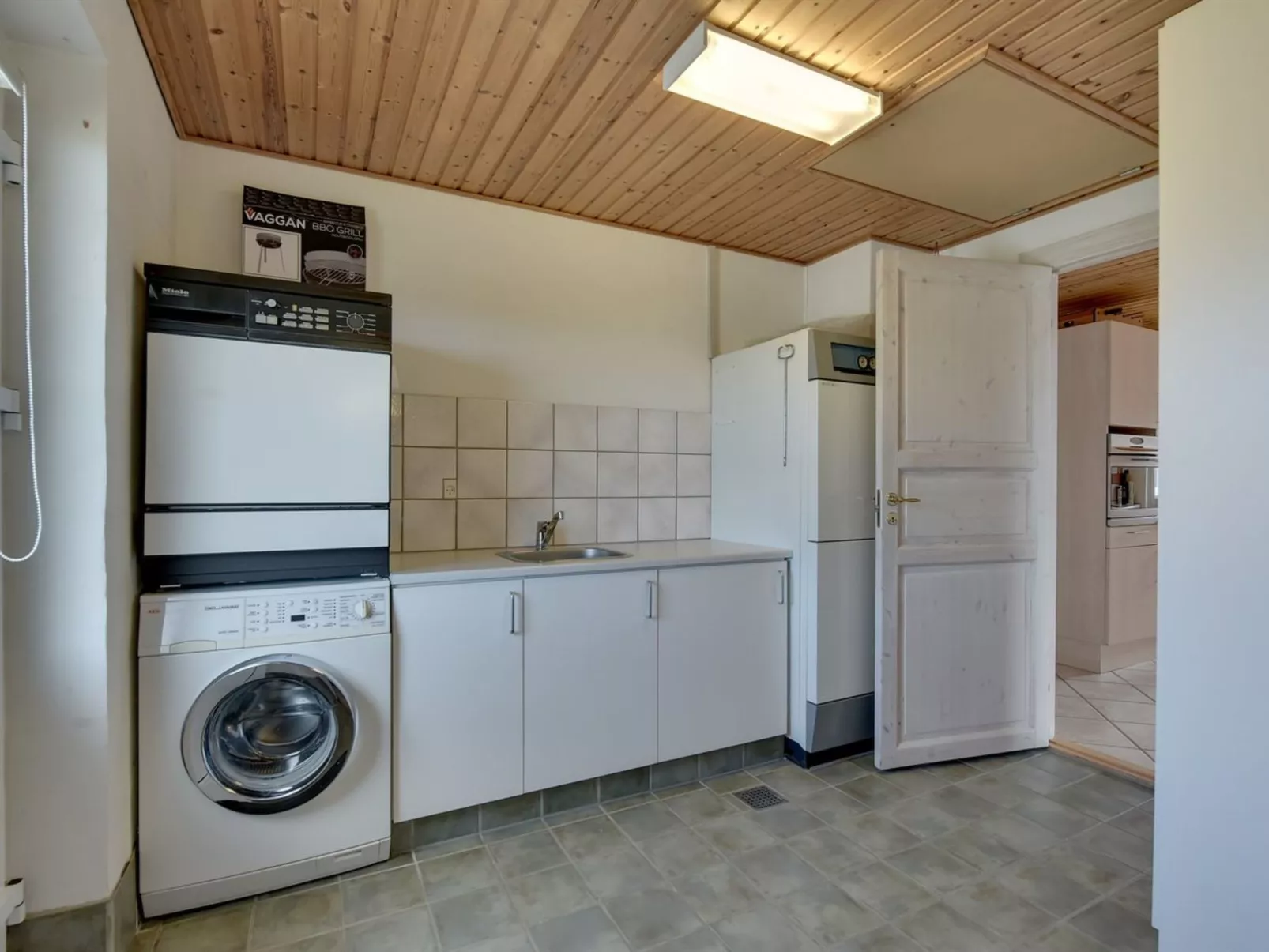 "Dorothea" - 450m to the fjord-Binnen