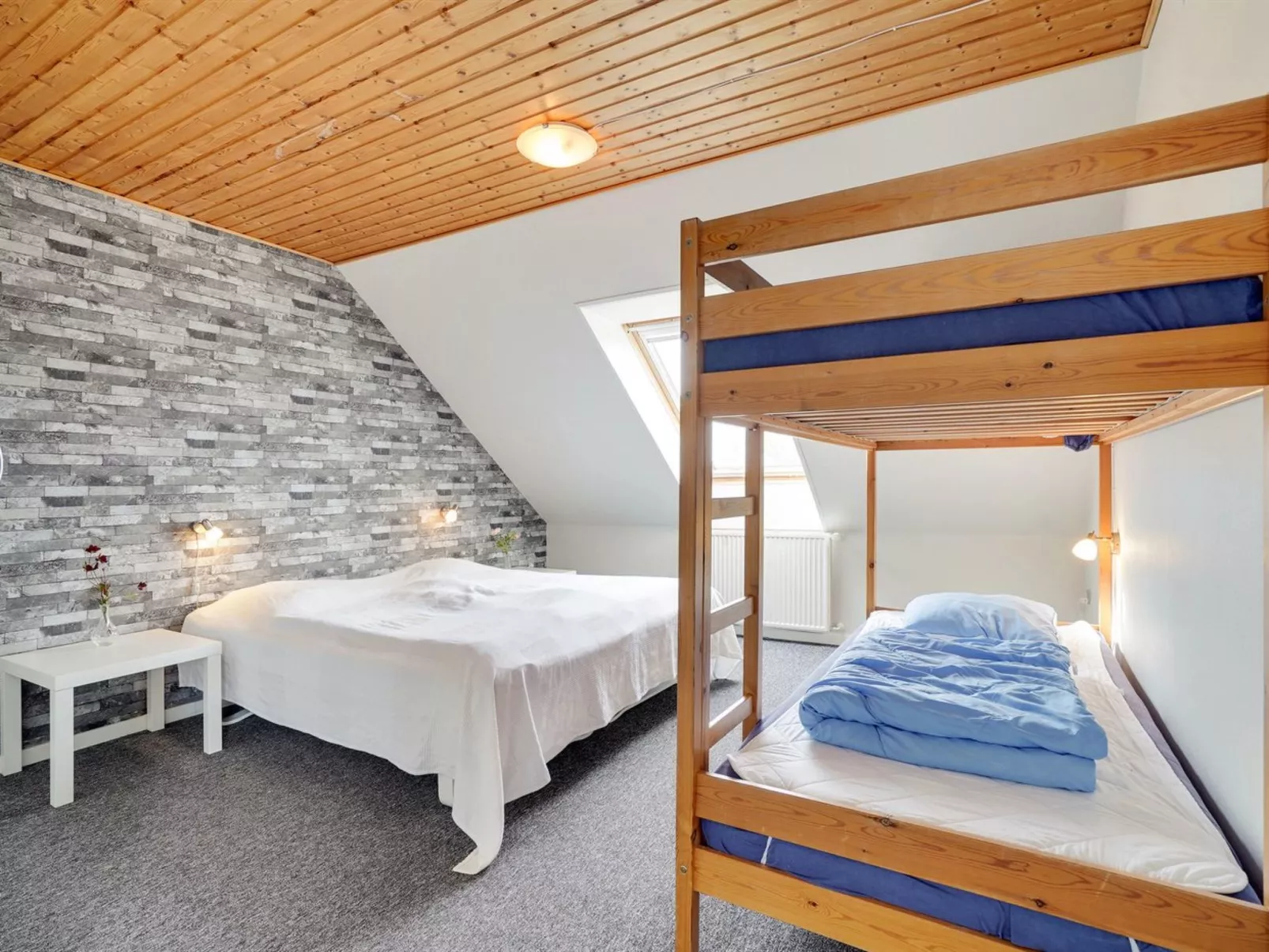 "Rahild" - 2km to the fjord-Binnen