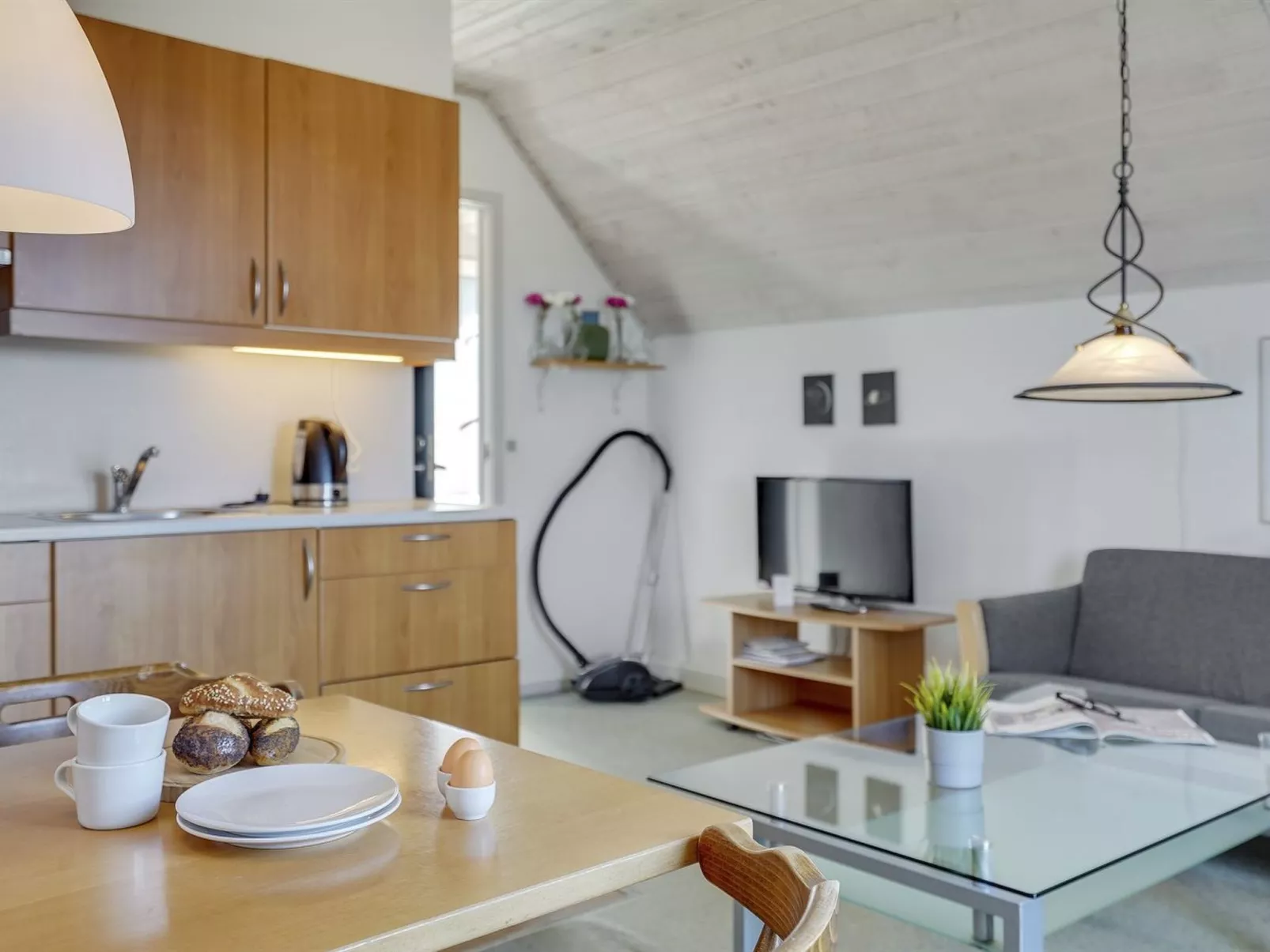 "Otto" - 2.3km from the sea - Binnen
